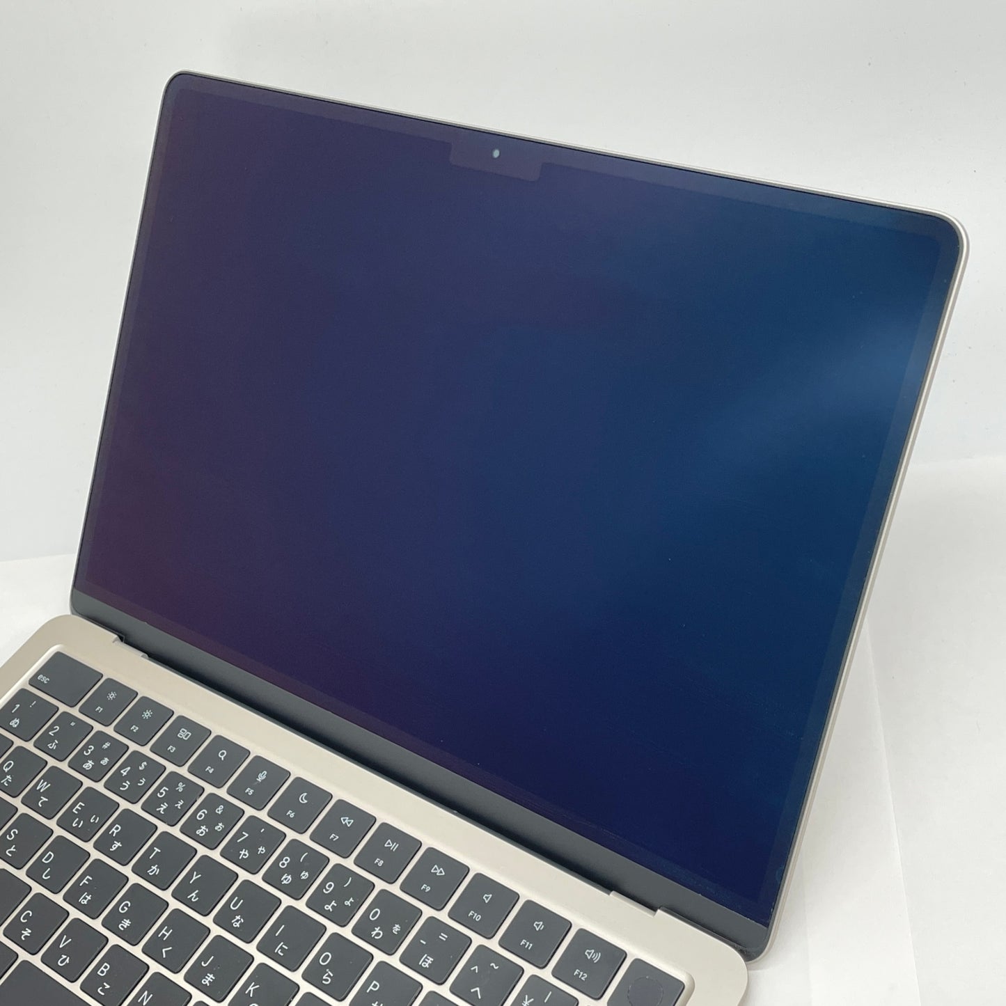 MacBook Air 13.6-inch M2 2022 8コアCPU 8コアGPU 8GB 256GB MLY13J/A バッテリー最大容量90% スターライト 付属品完備【C6525-80】