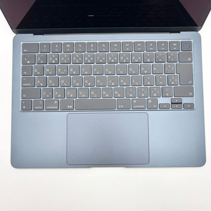 新品同様 美品 MacBook Air Liquid Retina 13インチ 2022 M2 8GB SSD 256GB ミッドナイト MLY33J/A 充放電回数11回 バッテリー最大容量100%【C8100-80】