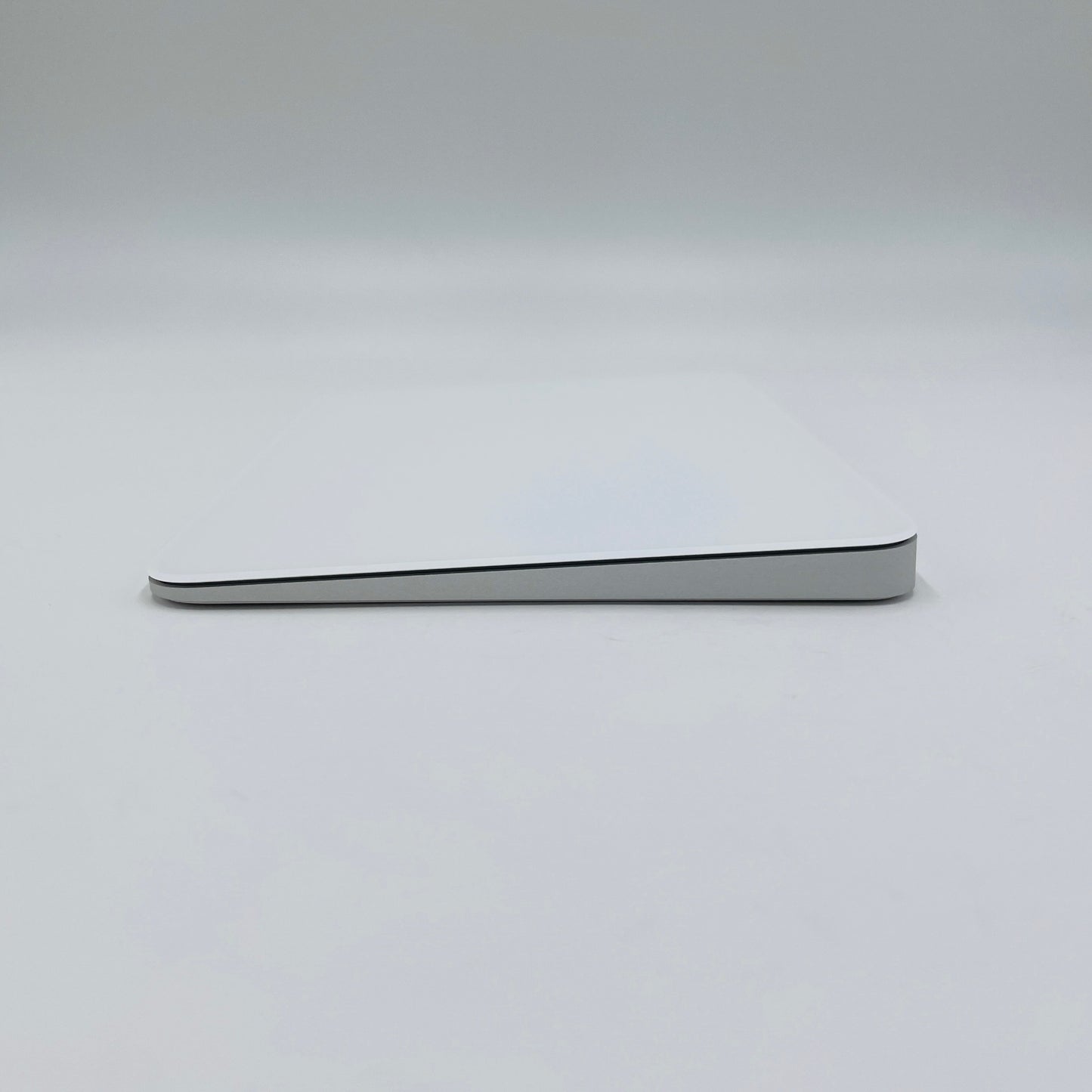 美品 Apple Magic Trackpad MXK93ZA/A【C4713-60】