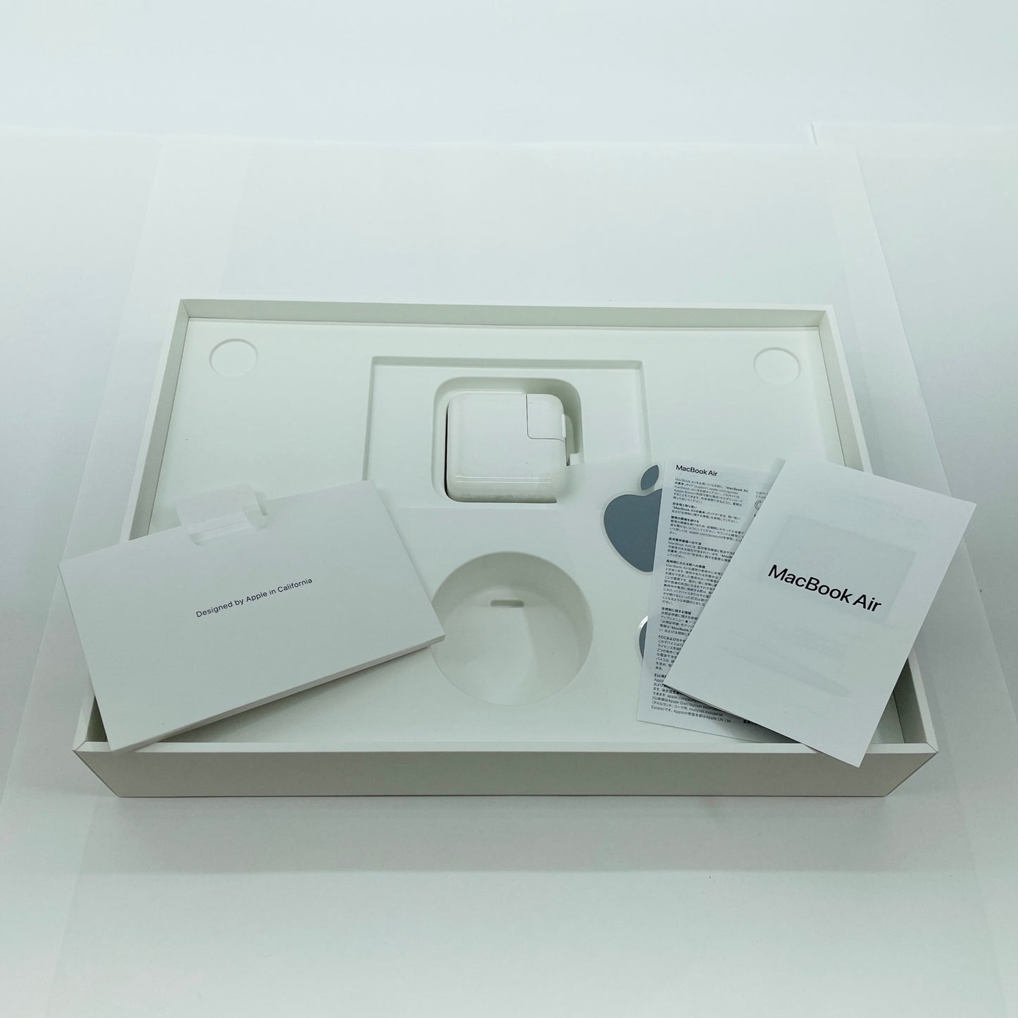 Apple MacBook Air 2020 M1 8GB 256GB MGN63J/A【C4589-80】