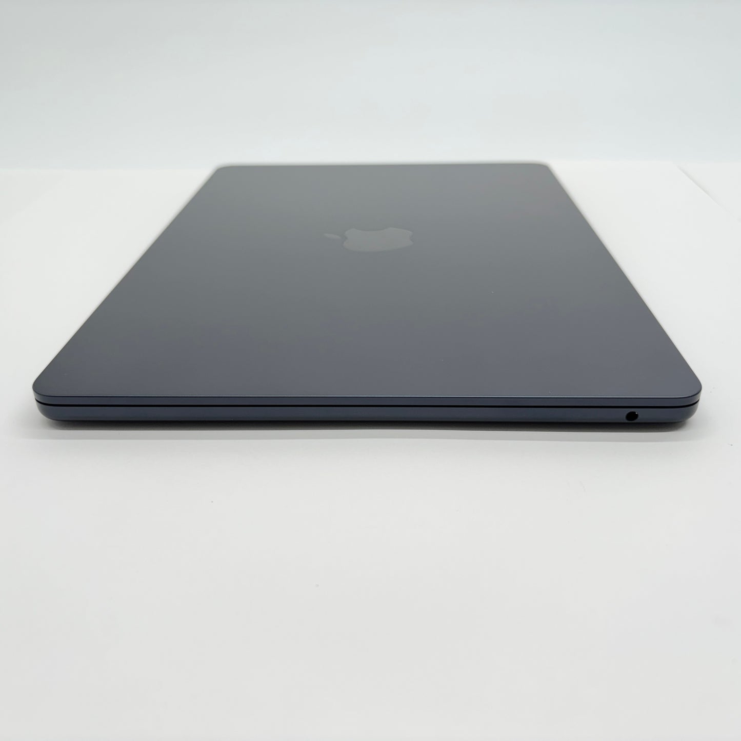 美品 MacBook Air 13インチ Early 2025 Apple M4 10コア 16GB SSD 512GB ミッドナイト MW133J/A  充放電回数4回 バッテリー最大容量100%【C7796-80】