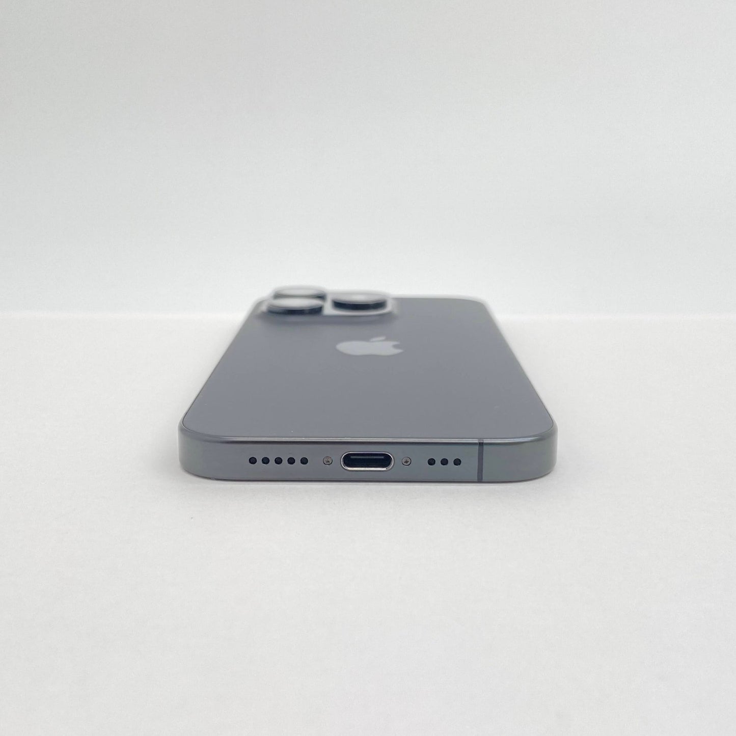 美品 iPhone 15 Pro MTUC3J/A 256GB SIMフリー バッテリー最大容量92%  【C7169-C】