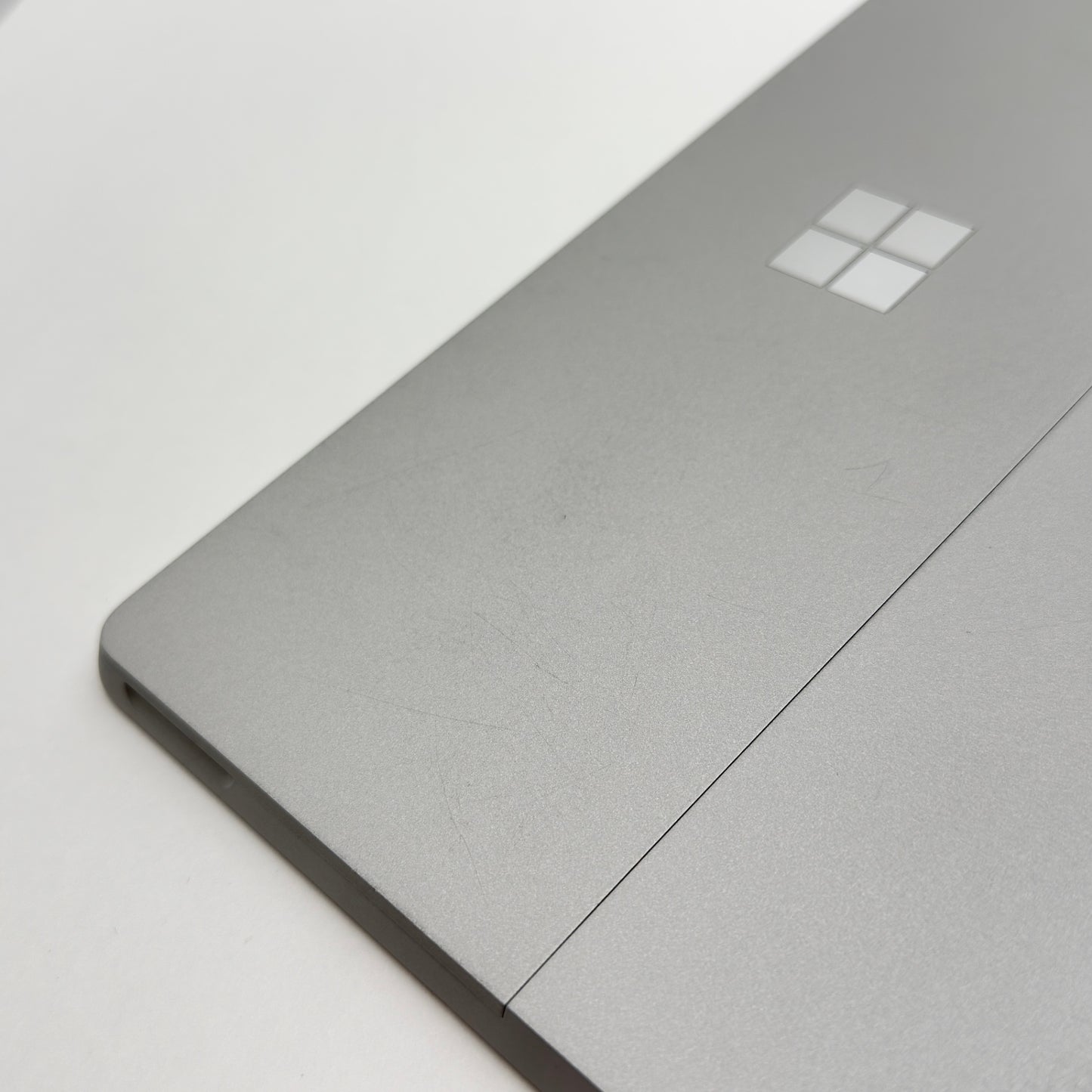 美品 Surface Go 3 1926 GOLD 6500Y 8GB 128GB バッテリー最大容量97% 【C7587-80】