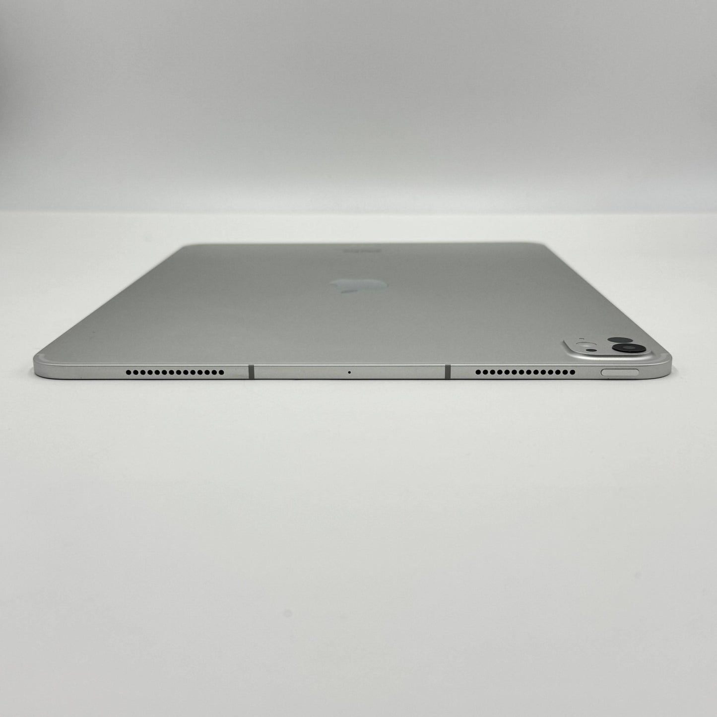 iPad Pro (M4)13インチ Wi-Fi+Cellular 1TB 2024年春モデル MVXX3J/A SIMフリー [シルバー] バッテリー最大容量98%【C6033-80】