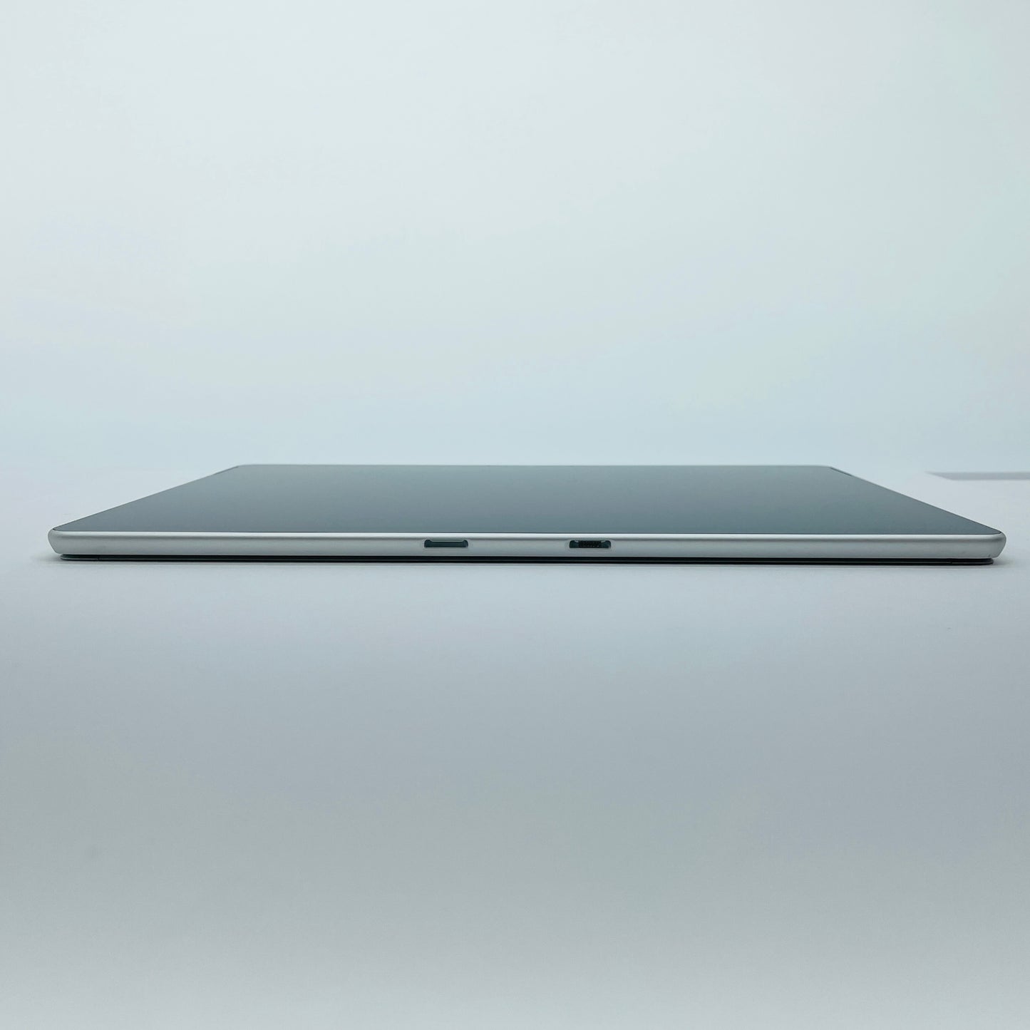 美品 Surface Pro 9 VYW-00007  i5 1235U 8GB 256GB Windows11Home 学生向け特別モデル【C4578-80】