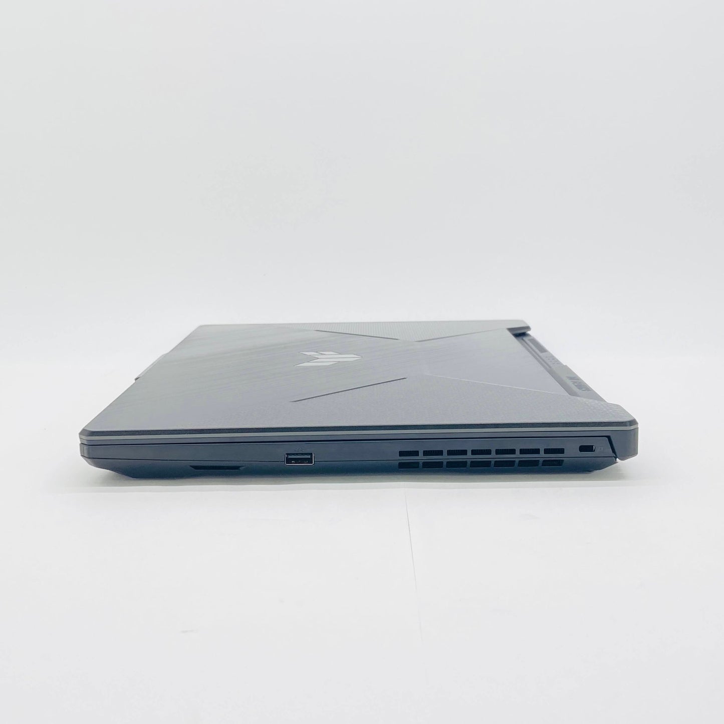 美品 TUF Gaming A15 FA506NCG Ryzen 7 7445HS 16GB 512GB SSD RTX 3050 15.6型 FA506NCG-R7R3050S [グラファイトブラック] バッテリー最大容量100%【C7911-100】