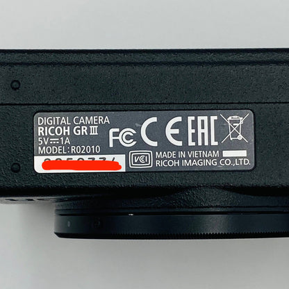 RICOH GRIII コンパクトデジタルカメラ  付属品多数あり ショット数8,201回【C3986-80】