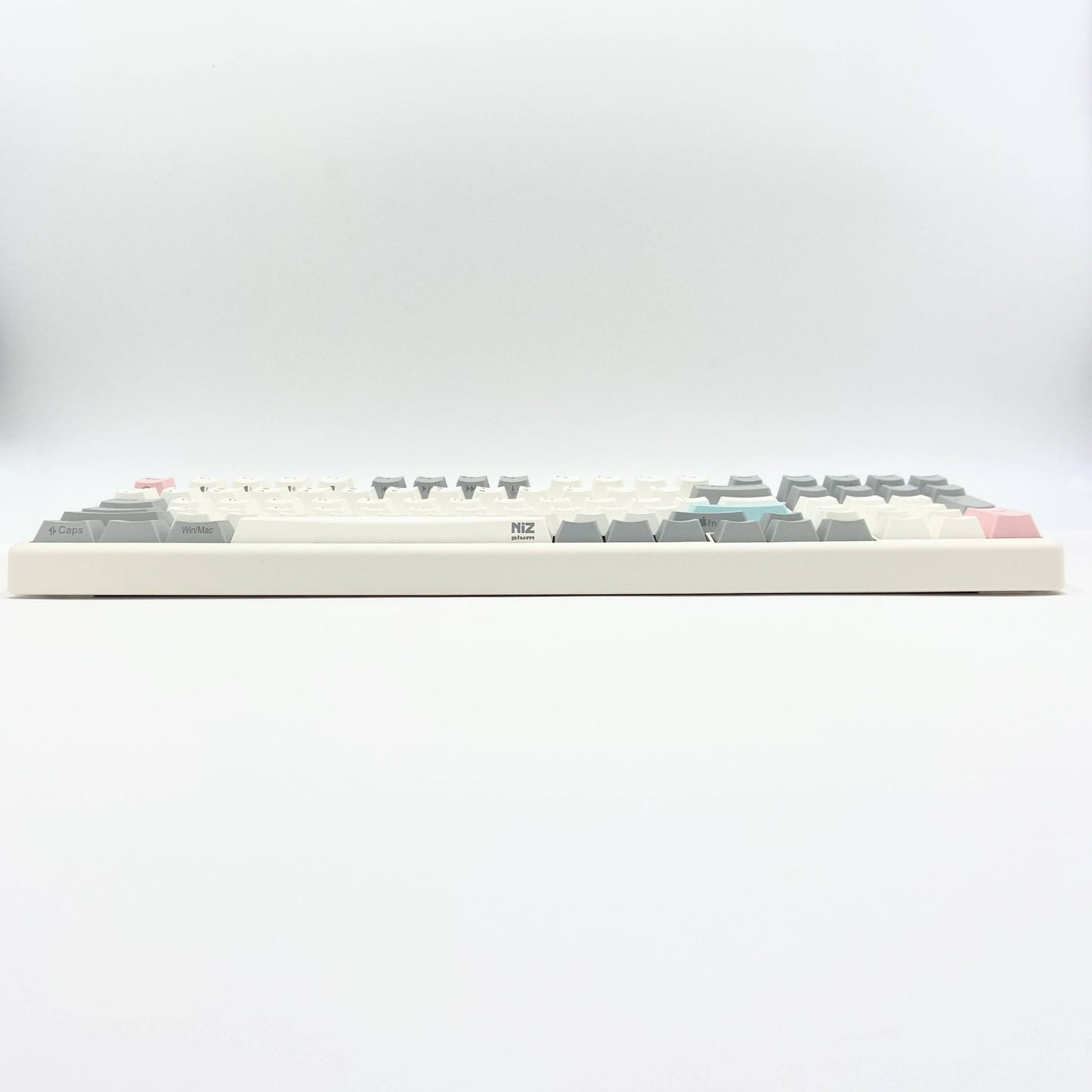 美品 NiZ キーボード X99(英語配列) ホワイト X99EC(S) / 35gf [有線 /USB]【C5992-80】