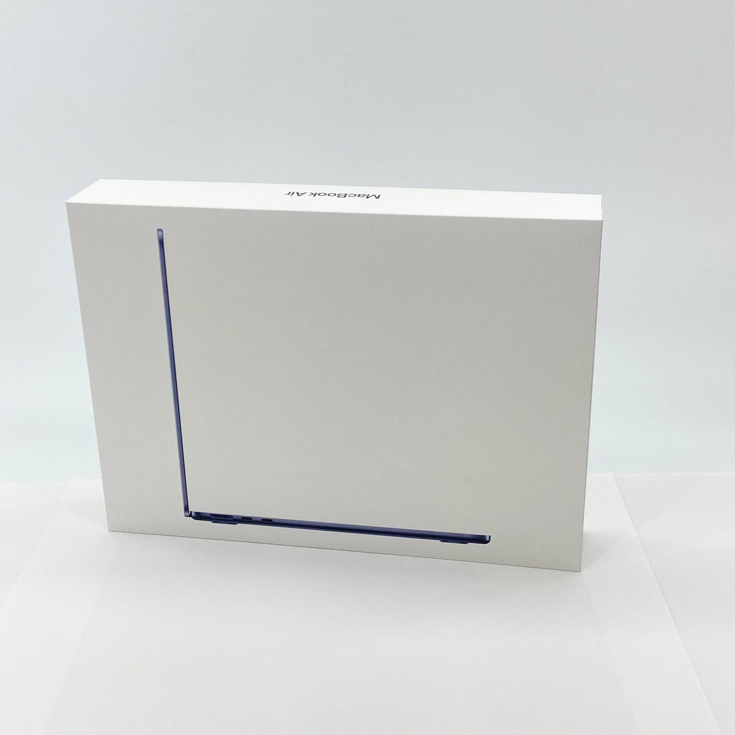 新品同様 美品 Apple MacBook Air  M4チップ 13インチ 16GB 512GB MW133J/A 充放電回数19回バッテリー最大容量100% 付属品完備【C5641-80】