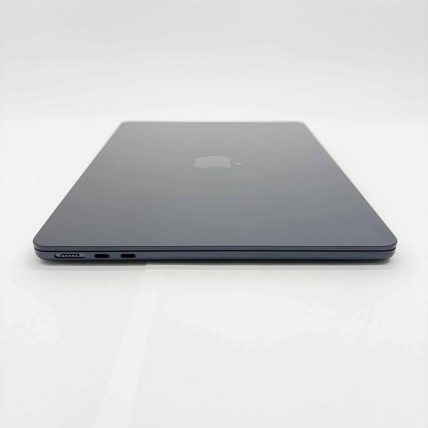 新品同様 美品 MacBook Air 13インチ (Early 2025) Apple M4 10コア/16GB/SSD 256GB ミッドナイト MW123J/A バッテリー最大容量100%【C8365-80】
