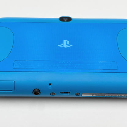 美品 SONY PS Vita PCH-2000 アクアブルー 付属品完備 (パワフルプロ野球2014・純正8GBメモリーカード付き)【C7059-60】