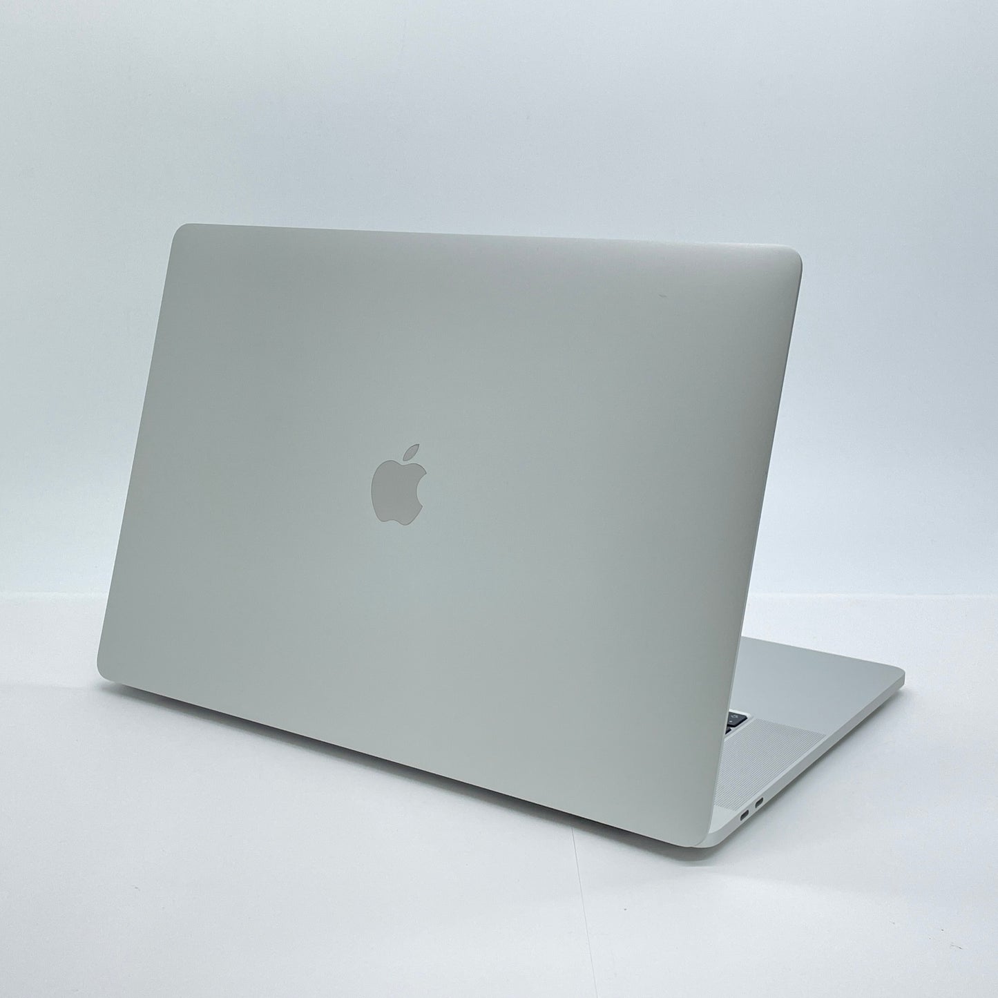 MacBook Pro  2019 16インチ Core i7 32GB 1TB RADEON Pro 5500M シルバー【C7654-80】