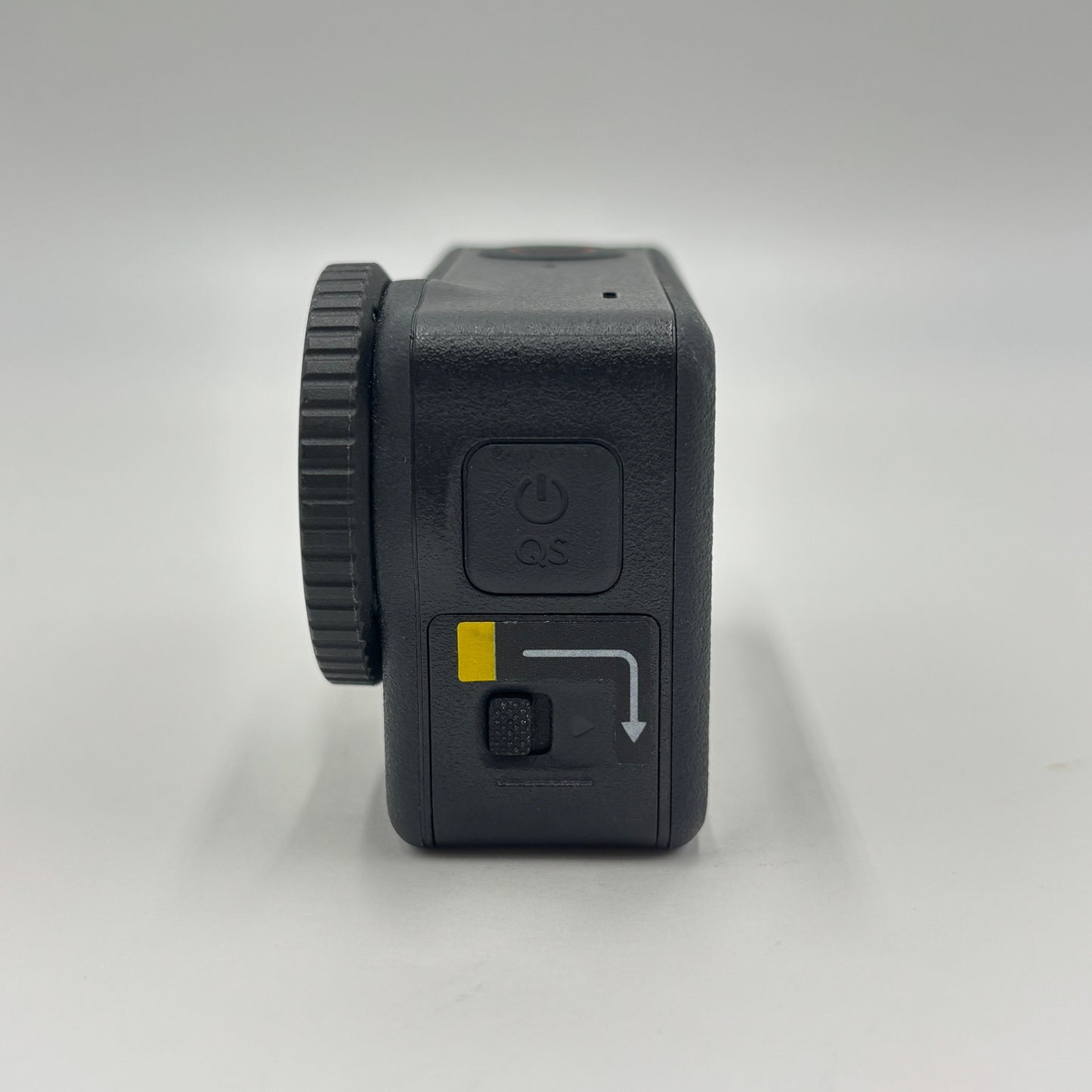 美品 DJI OSMO ACTION 6 スタンダードコンボ 付属品完備+純正バッテリー【C7705-60】