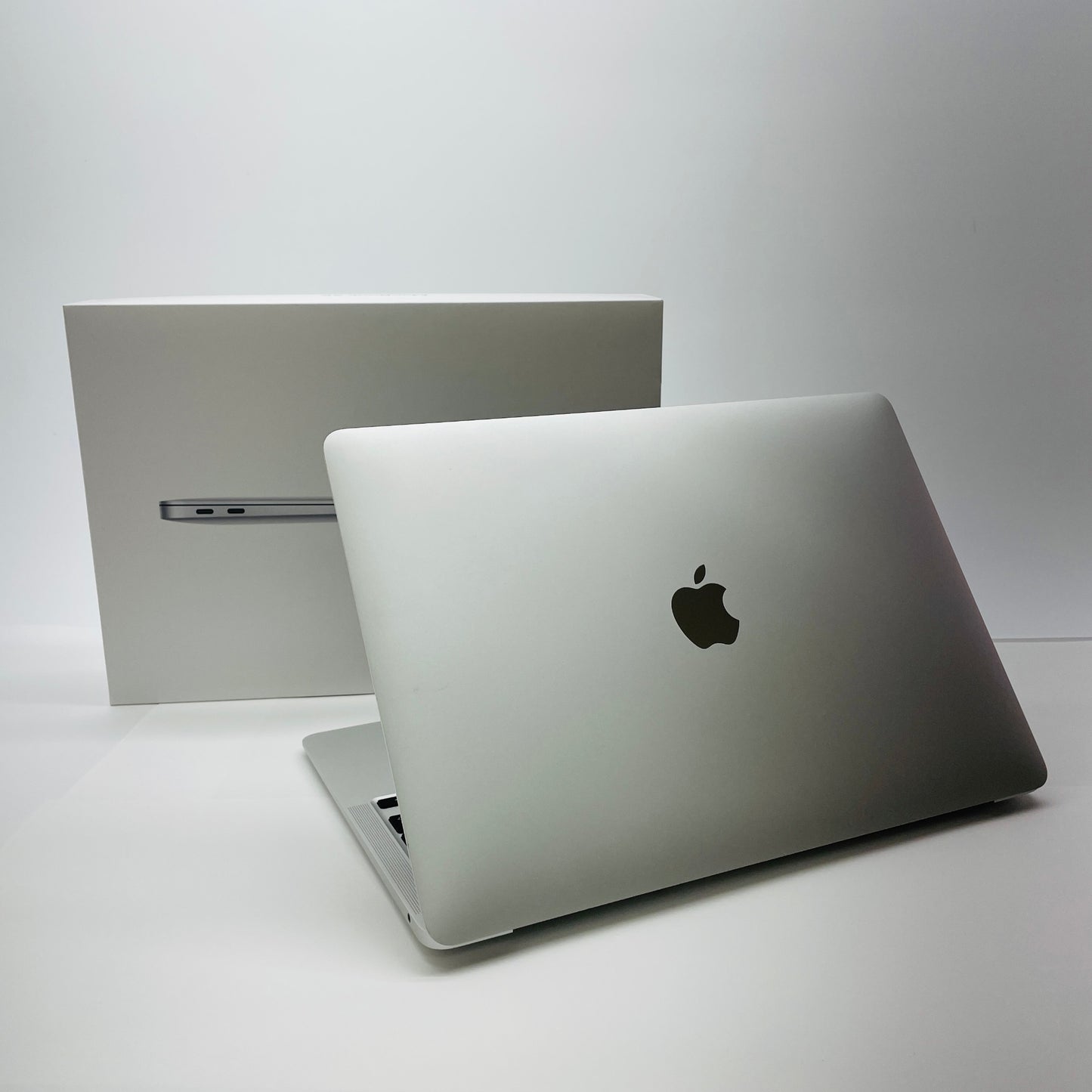 MacBook Air Retina 13インチ 2020 1.1GHz クアッドコア i5 16GB 256GB 【C4040-80】