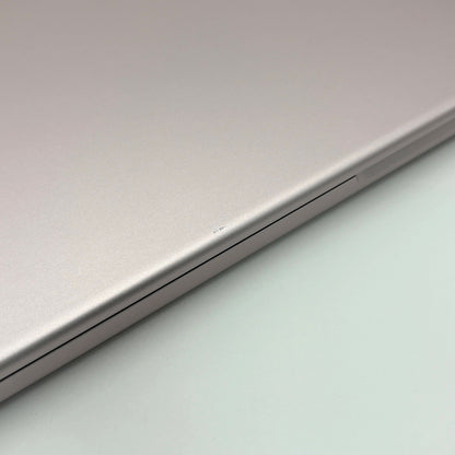美品 MacBook Neo 13インチ 2026 Apple A18 Pro 6コア 8GB SSD 256GB ブラッシュ MHFH4J/A バッテリー最大容量100% 限定保証あり【C8785-80】