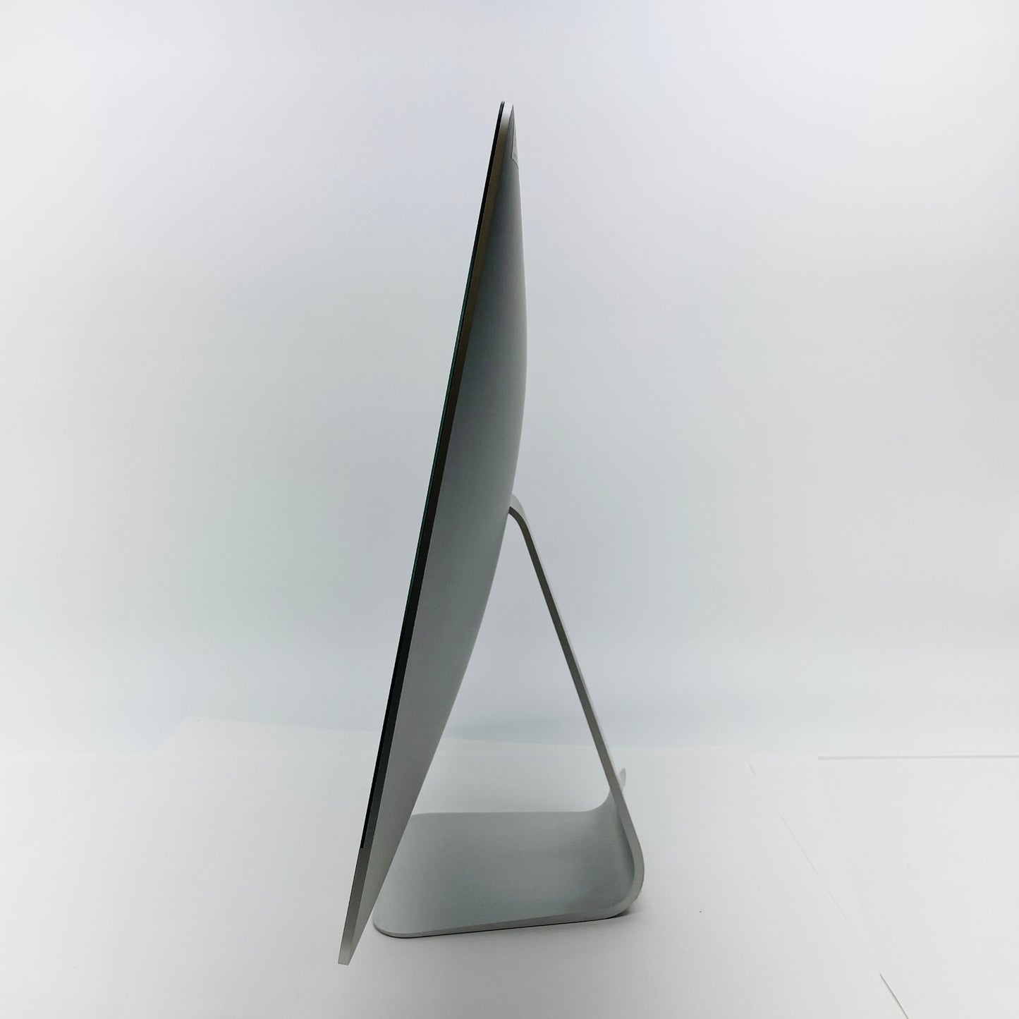 iMac Retina 4K 21.5インチ (Early 2019) Core i5 3.0GHz/8GB/FD 1TB MRT42J/A【C4318-140】