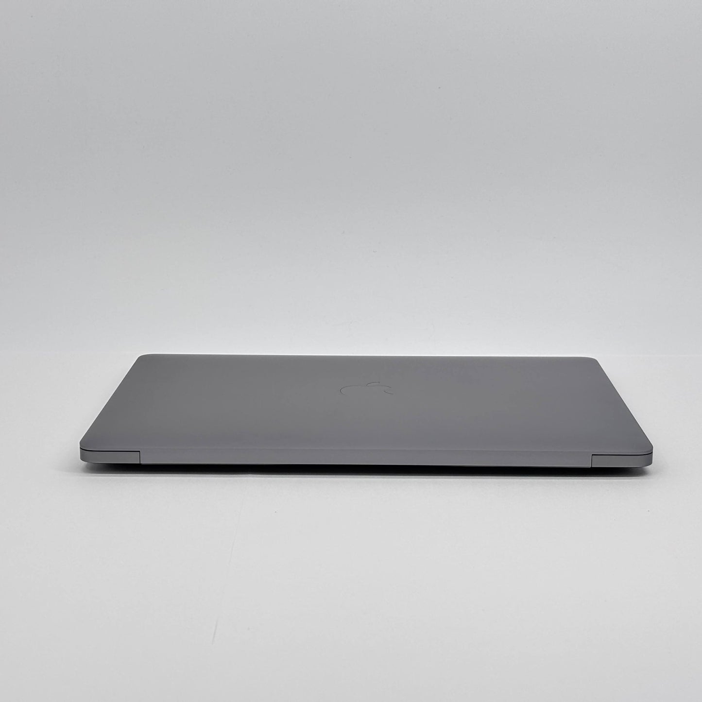 美品 MacBook Air 13インチ M1 2020 8コアCPU 7コアGPU 8GB 256GB MGN63J/A スペースグレイ バッテリー最大容量97%【C8222-80】