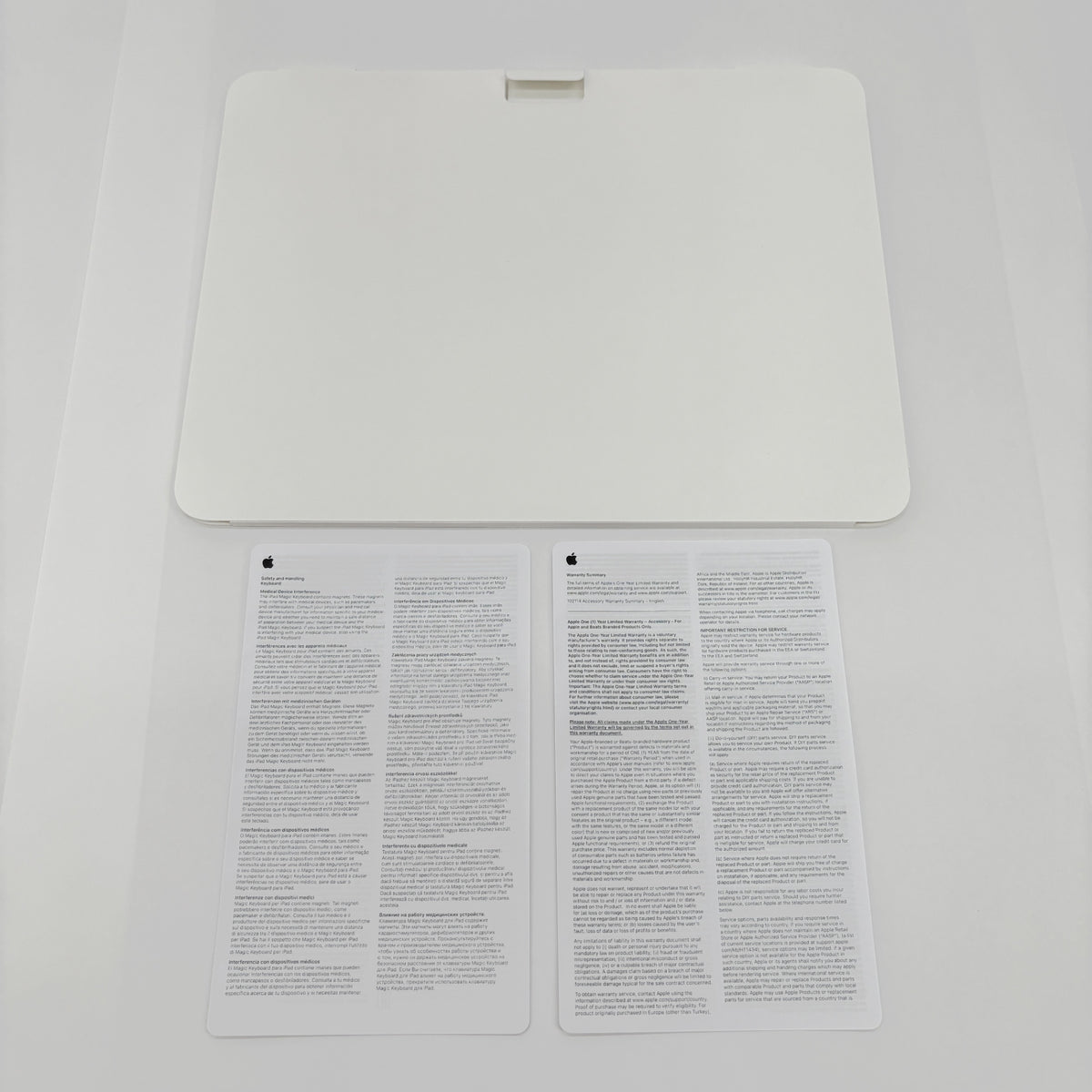美品 Apple iPad Magic Keyboard 英語(US) ホワイト  iPad Pro 13インチ（M4/M5）対応 MWR43LL/A A2974 【C9271-80】