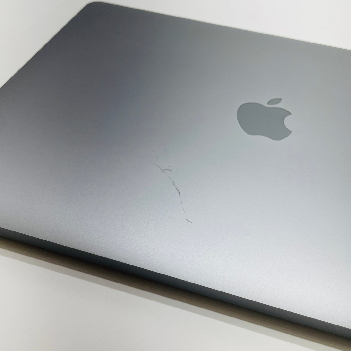 Apple MacBook Pro 13インチ 2020 2.3GHz クアッドコア i7 16GB 512GB Thunderbolt 3ポート x 4 【C4047-80】