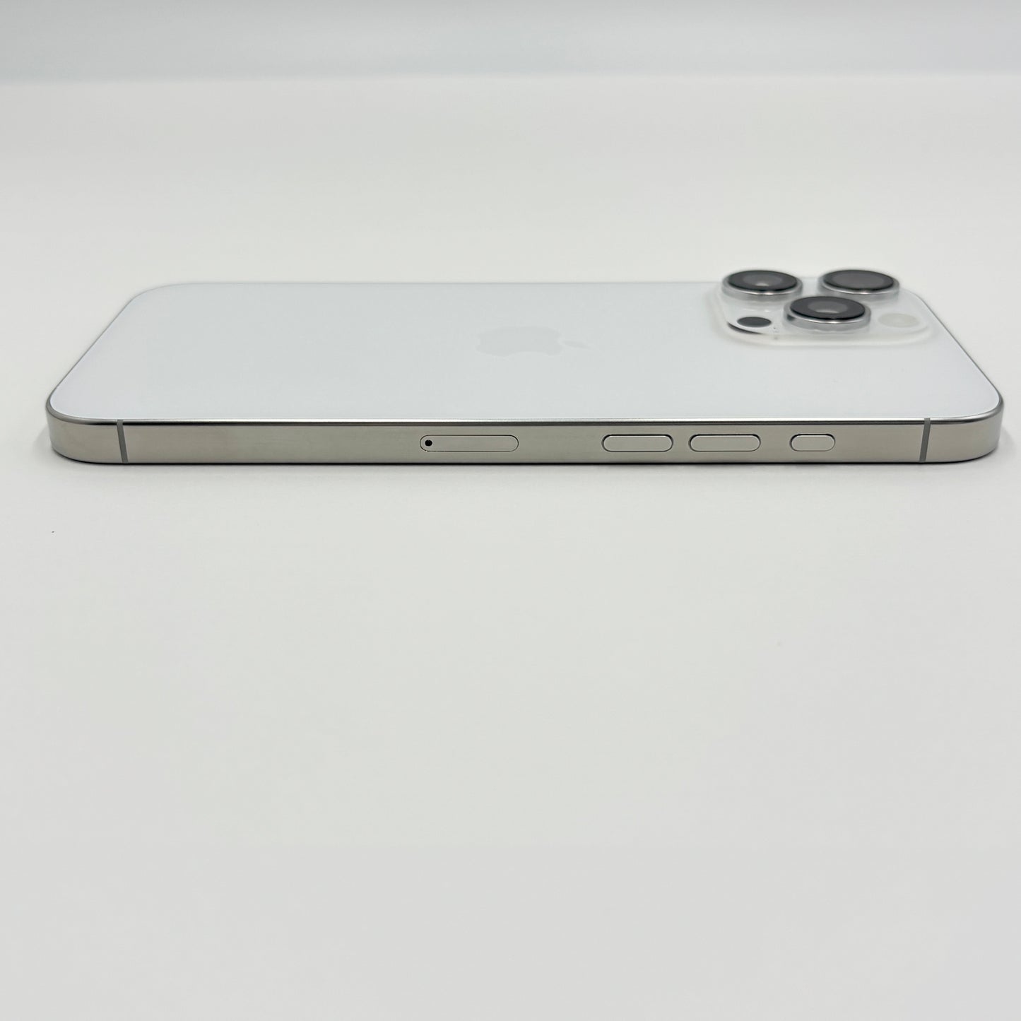 美品 シャッター音なし iPhone16 Pro Max 512GB ホワイトチタニウム MYTT3CH/A 海外版 SIMフリー  バッテリー最大容量100%【C6997-C】