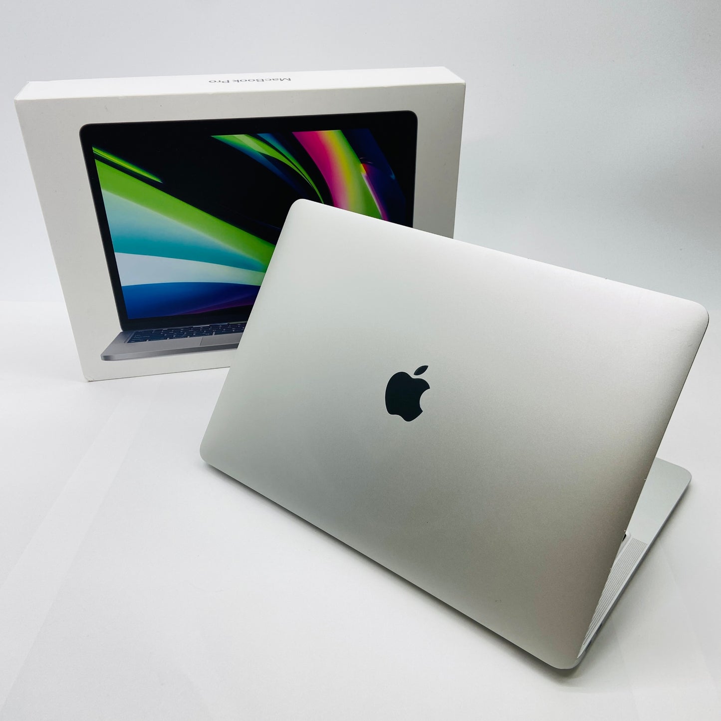 Apple MacBook Air Retina 13インチ (Late 2020) Apple M1 8コア/16GB/SSD 256GB シルバー MGN93J/A 【C4121-80】