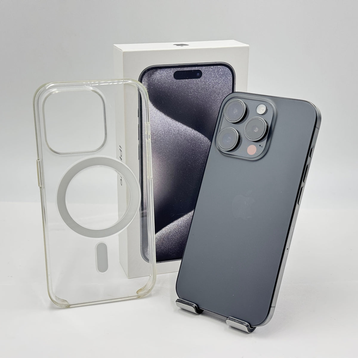 美品 物理デュアルSIM iPhone15 Pro A3104 MTQ83CH/A 256GB ブラックチタニウム 中国版 SIMフリー シャッター音なし【C50-C】