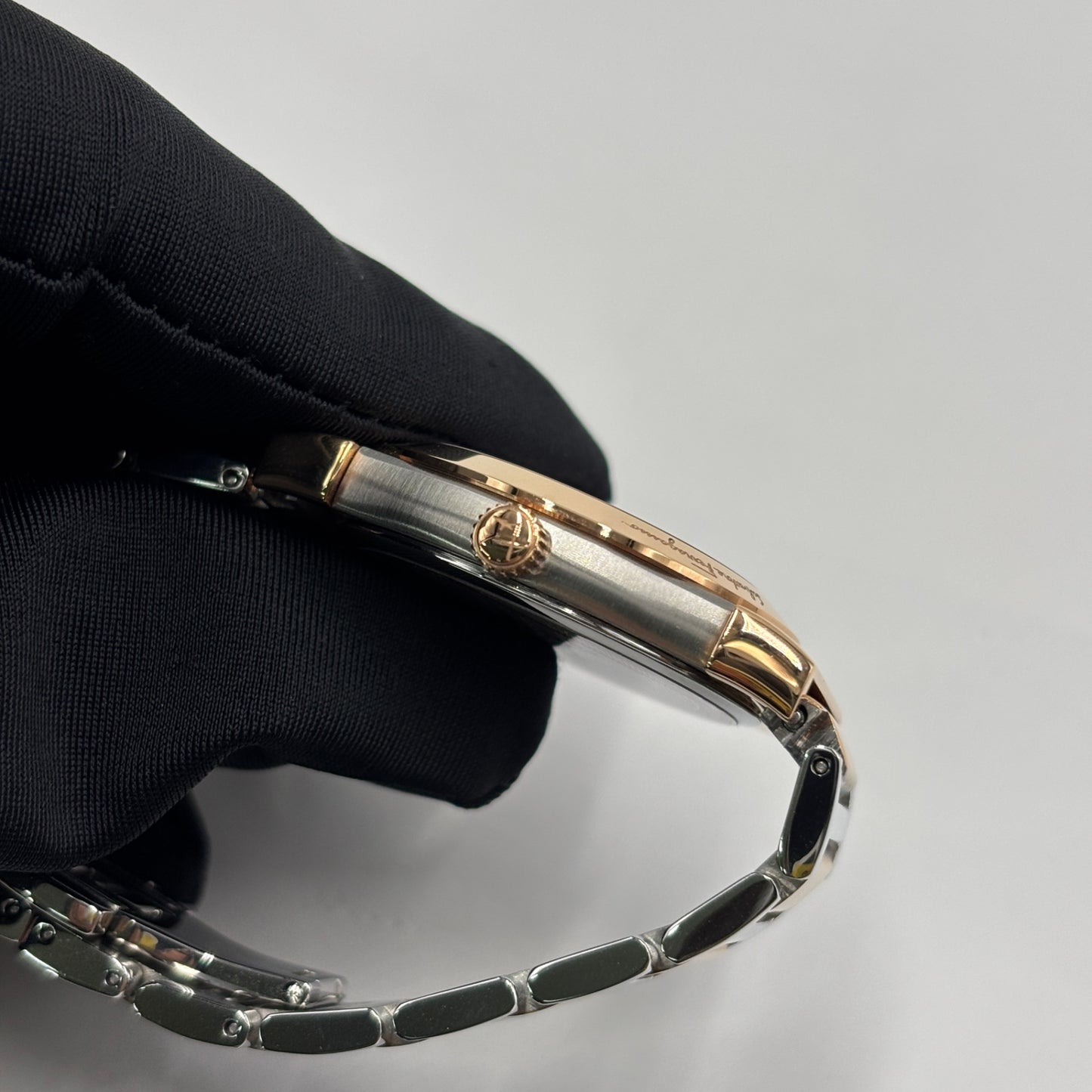 未使用 美品 Salvatore Ferragamo サルバトーレフェラガモ レディース 腕時計 【C5583-60】