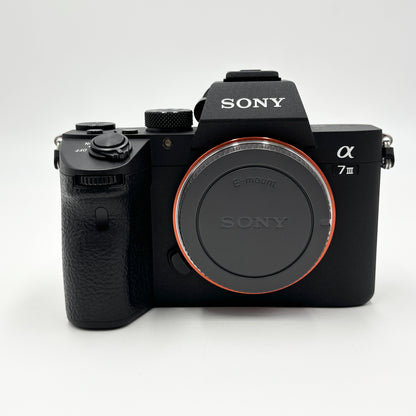 美品 SONY ILCE-7M3 α7III ボディ ソニー ミラーレス一眼カメラ シャッター数4,179枚【C6567-80】