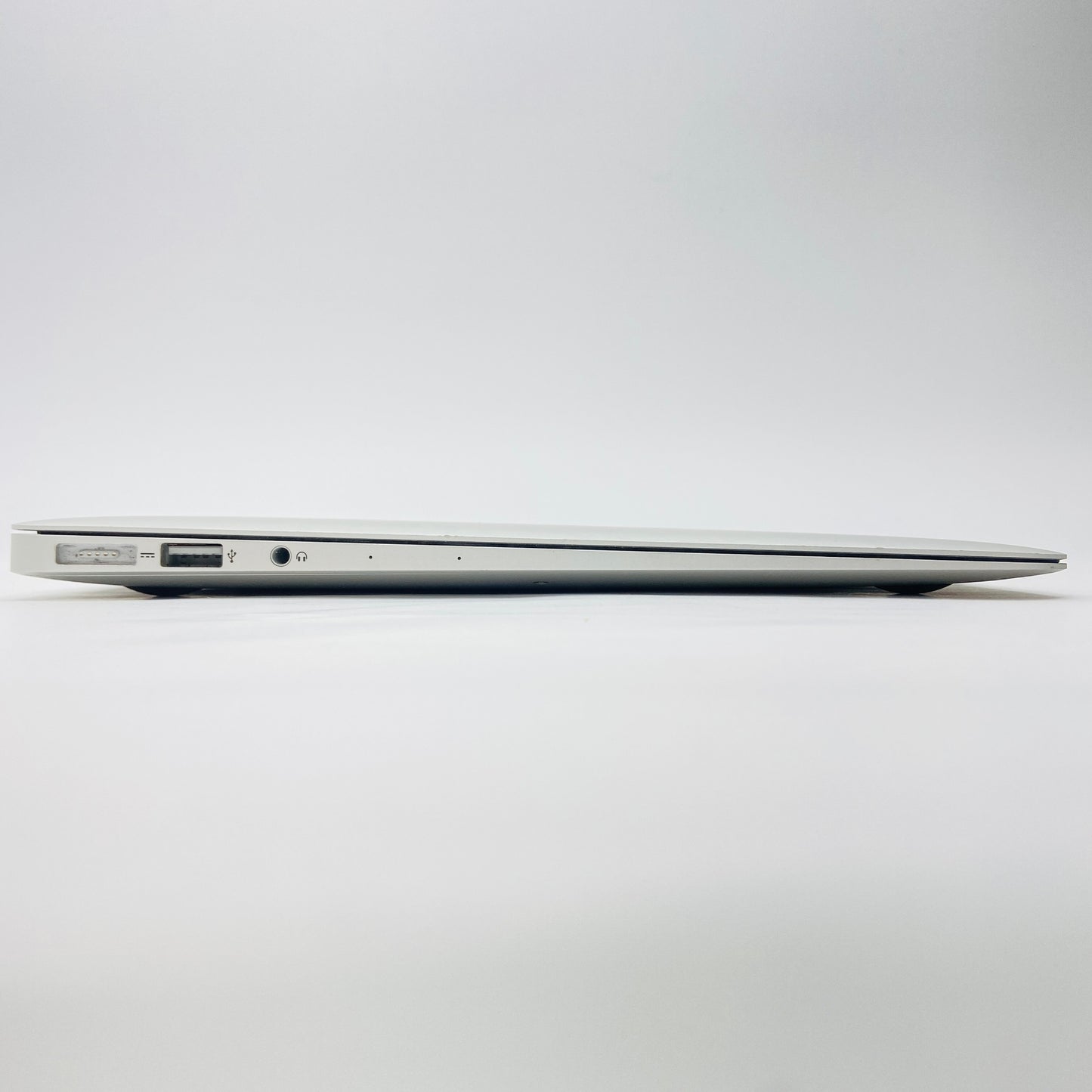 Apple MacBook Air 13インチ (Early 2015) Core i5 1.6GHz/8GB/SSD 256GB MMGG2J/A【C4288-80】