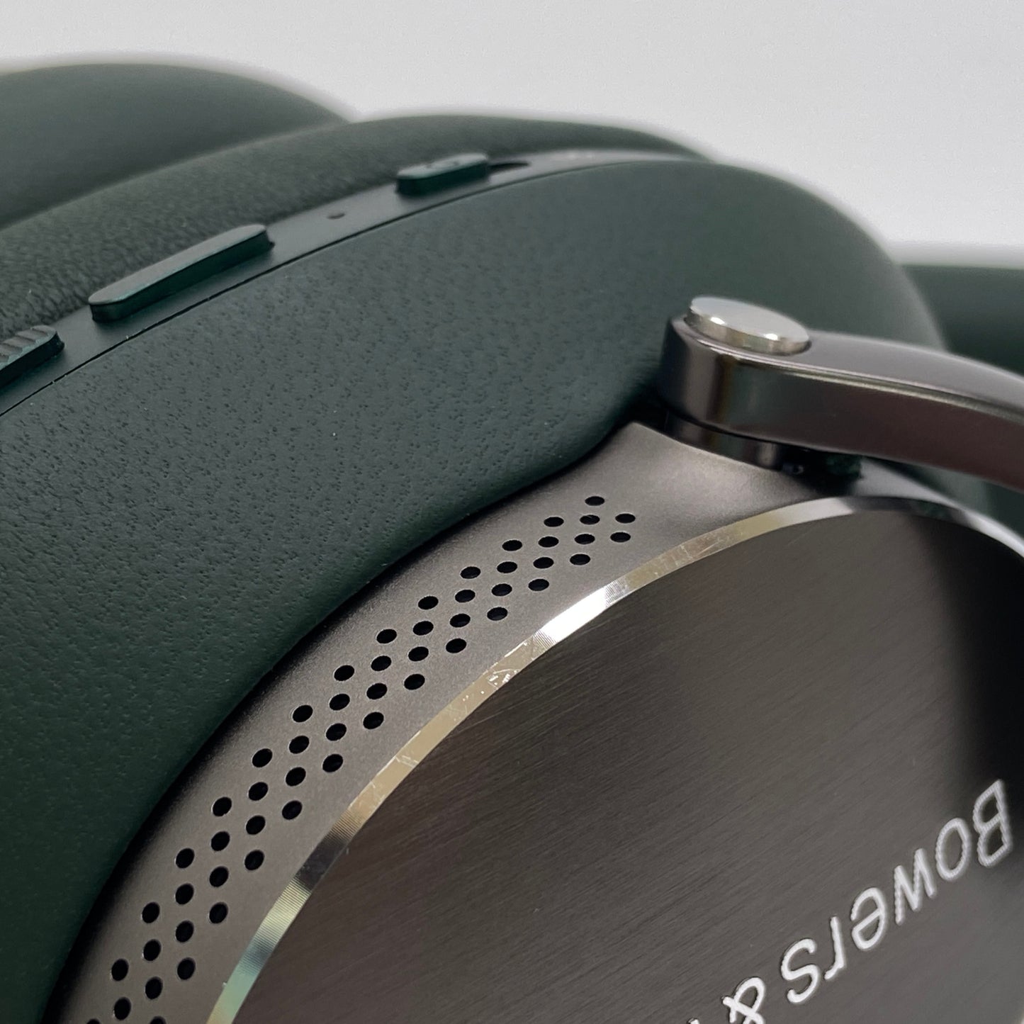 美品 Bowers & Wilkins Px8 ダークフォレスト ワイヤレスヘッドホン【C7167-80】