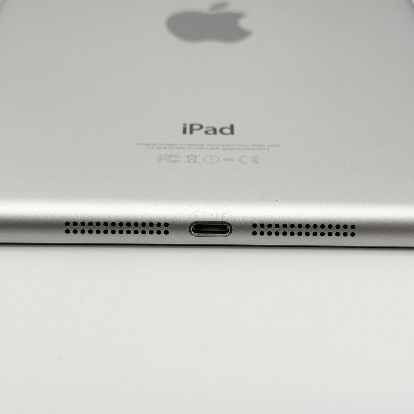 Apple iPad mini 3 64GB MGJ12J/A Cellularモデル シルバー 本体のみ【C8772-C】