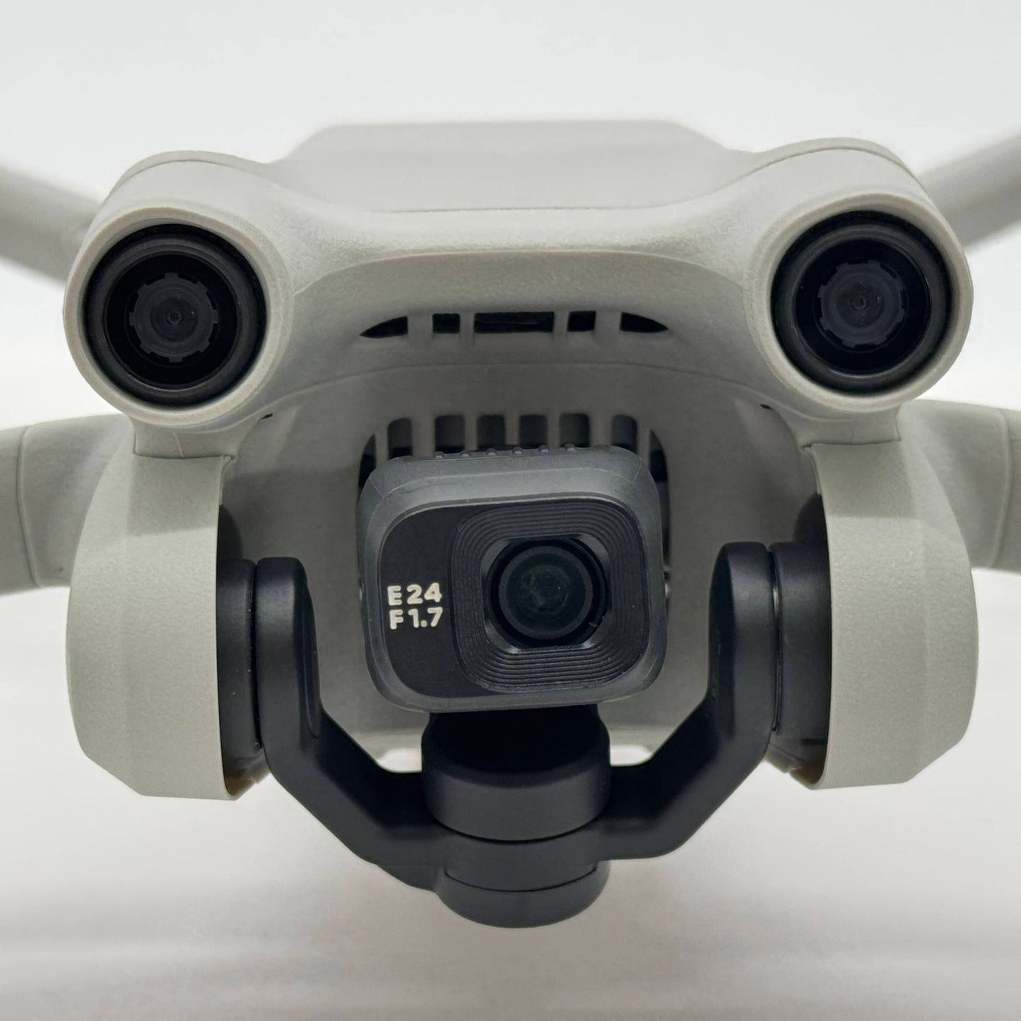 美品 DJI Mini 3 Pro  Fly More コンボ　MT3M3VD 【C7649-100】
