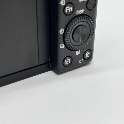 美品 SONY ソニー VLOGCAM ZV-1F デジタルカメラ シューティンググリップキット 【C8572-60】