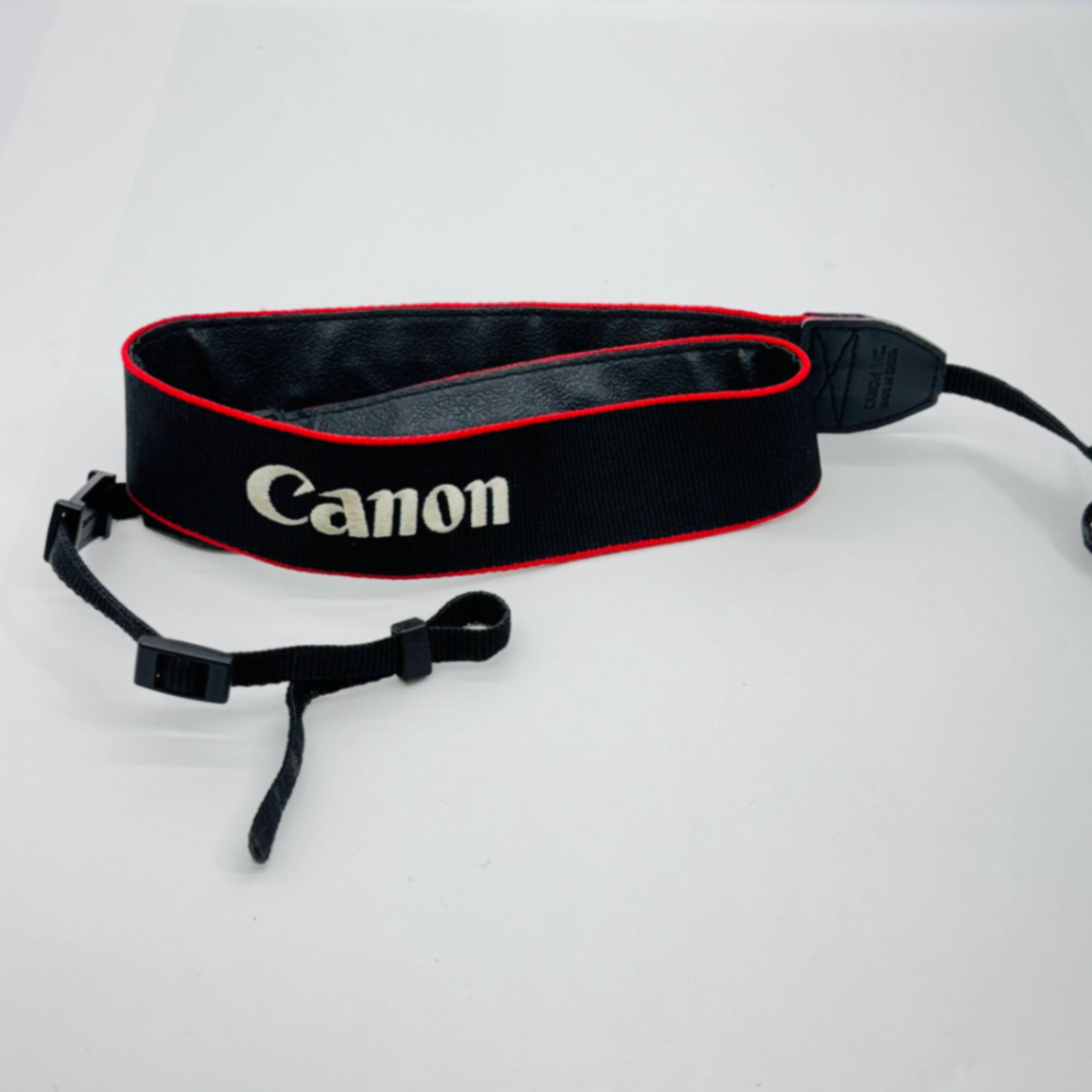 Canon EOS 80D EF-S 18-135mm 1:3.5-5.6 IS USM 【C4590-80】