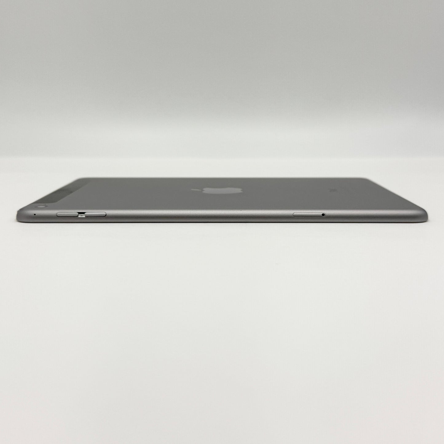 iPad mini 4 16GB Wi-Fi Cellular スペースグレイ MK6Y2J/A SIMフリー【C8872-C】