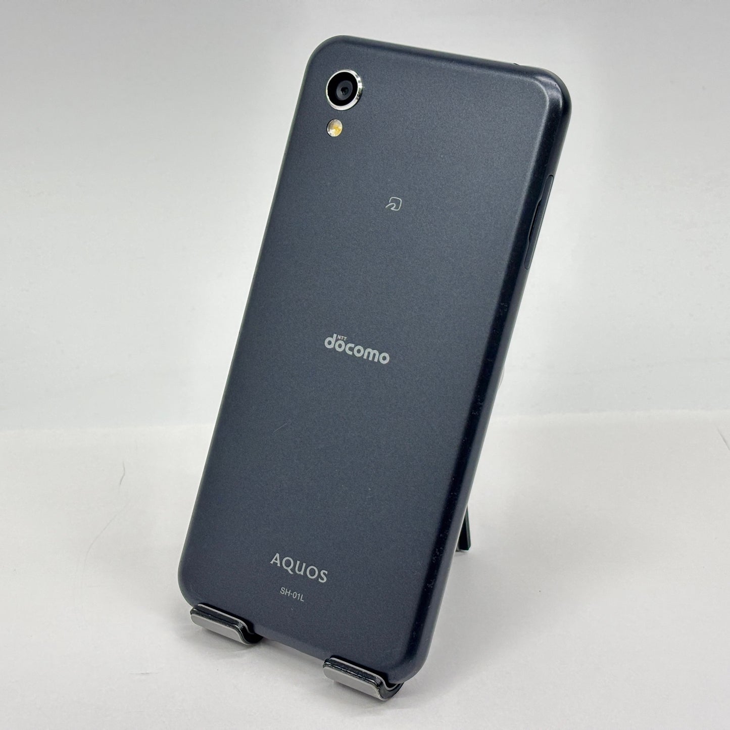docomo SH-01L SHARP AQUOS sense2 ブラック SIMフリー【C8887-C】
