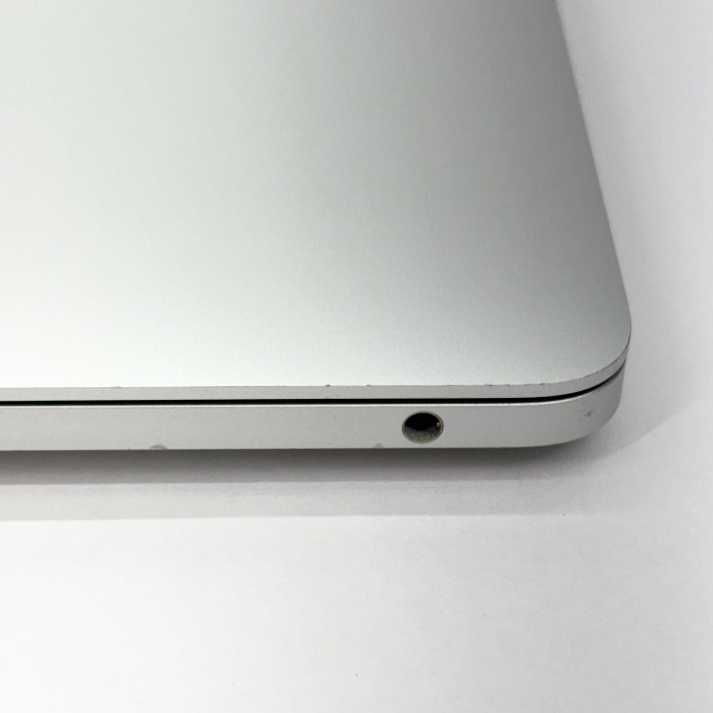 Apple MacBookPro 2020 13インチ i5 1.4 8GB 256GB【C5585-80】