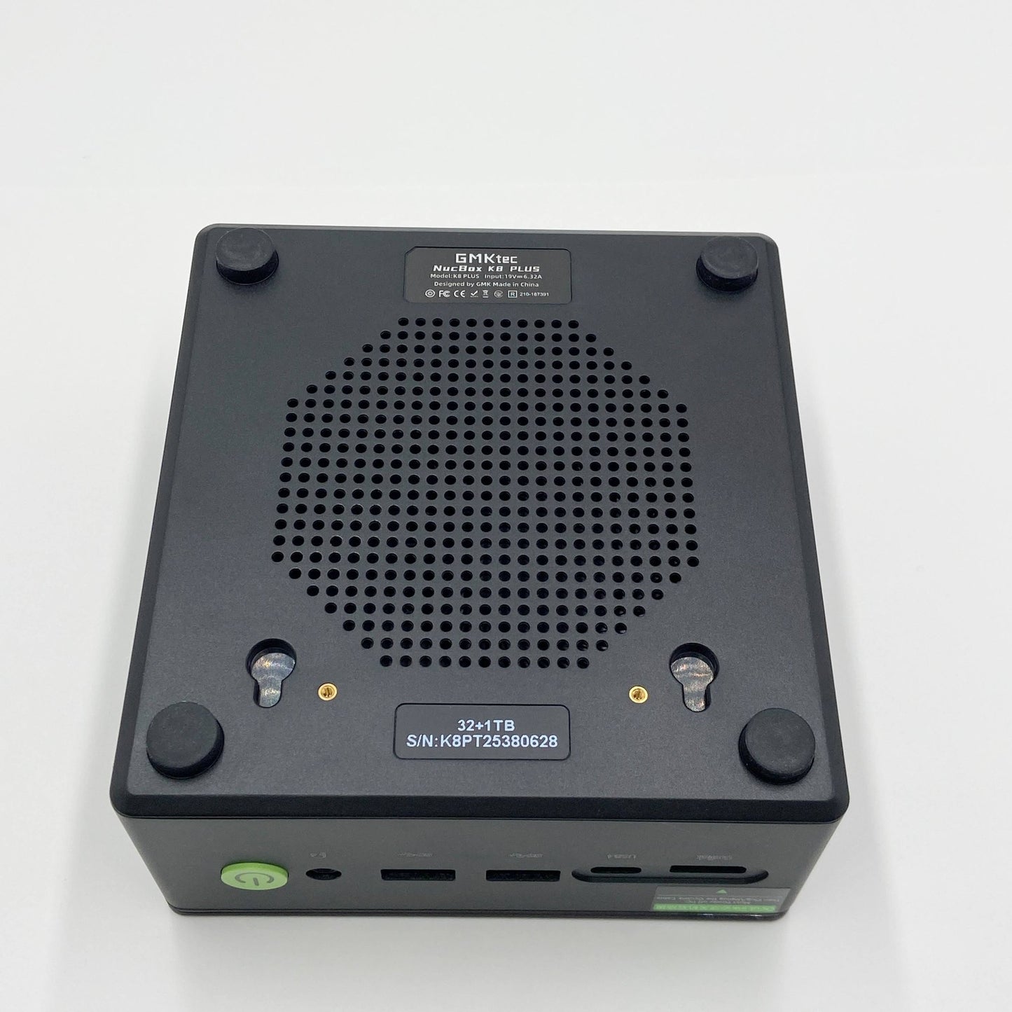 美品 GMKtec NucBox K8 Plus AMD Ryzen 7 8845HS 32GB SSD 1TB 付属品完備 【C6687-80】