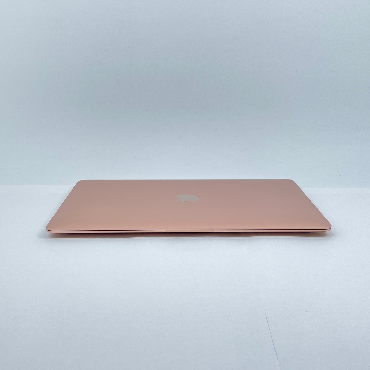 MacBook Air Retina 13インチ (Late 2020) Apple M1 8コア/8GB/SSD 256GB ゴールド MGND3J/A バッテリー最大容量100%充放電回数14回 付属品完備【7964-80】