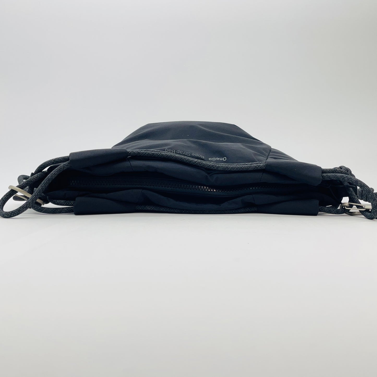 美品 PGYTECH OneGo Rope Strap Bag ブラック カメラバッグ【C4367】