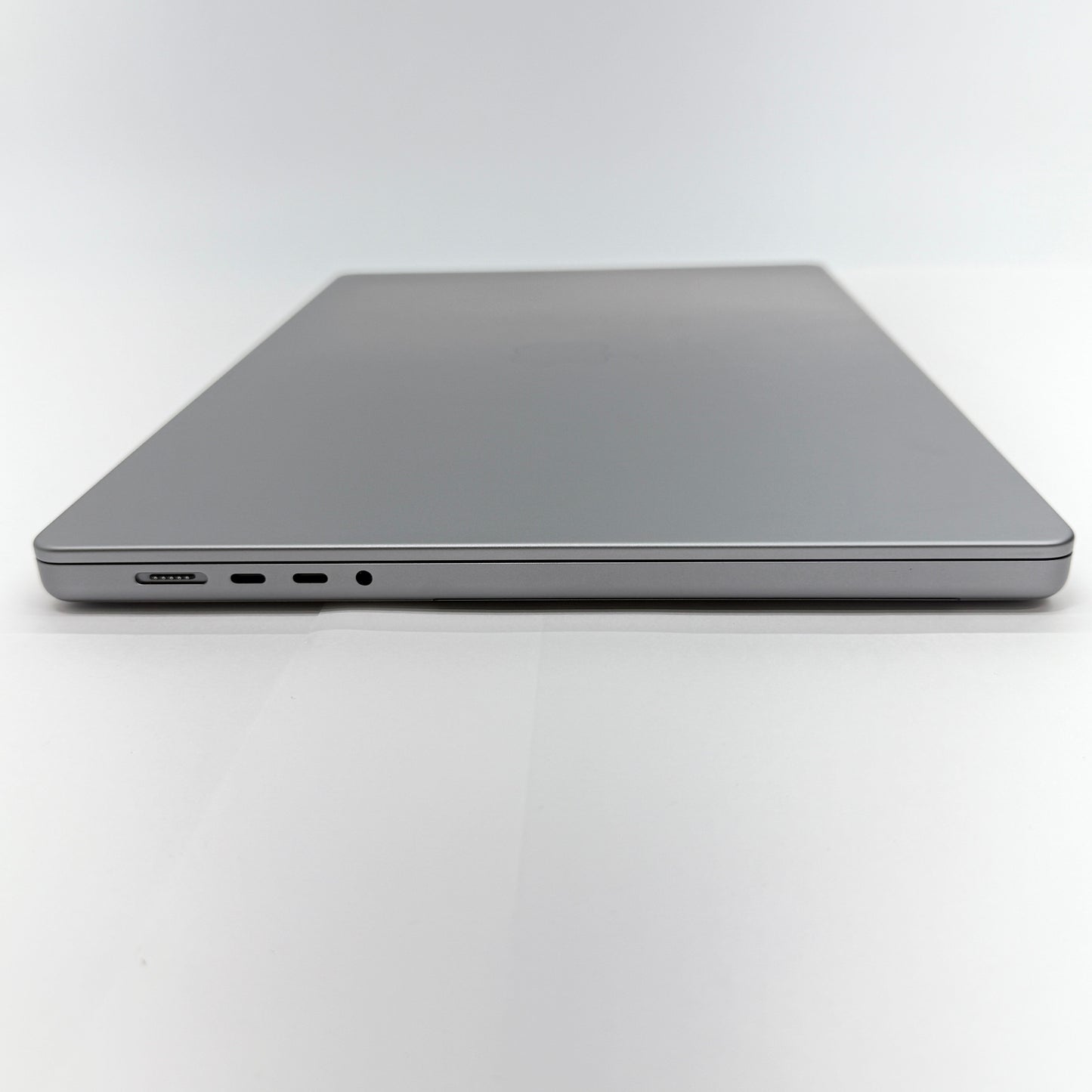 MacBook Pro Touch ID 16インチ (Late 2021) Apple M1 Max 10コアCPU 32コアGPU 32GB SSD 1TB スペースグレイ MK1A3J/A バッテリー最大容量100%【C5197-100】