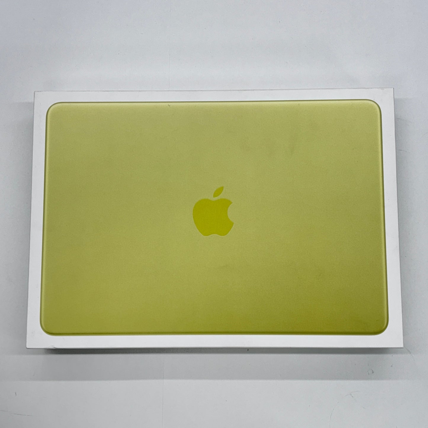 新品未開封 MacBook Neo 13インチ 6コアCPU 5コアGPU  8GB 256GB MHFD4J/A シトラス【C8346-80】