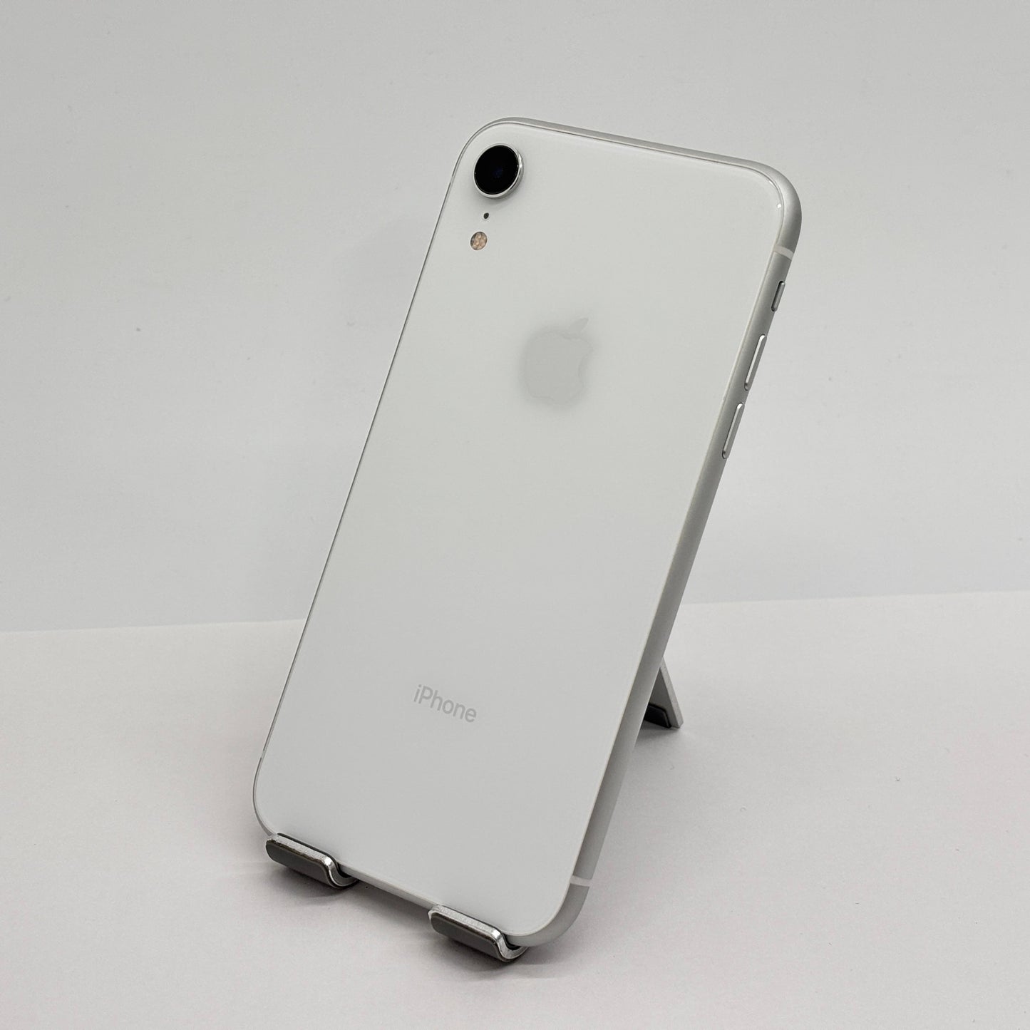 美品 Apple iPhone XR 64GB ホワイト SIMフリー MT032J/A 【C8548-C】
