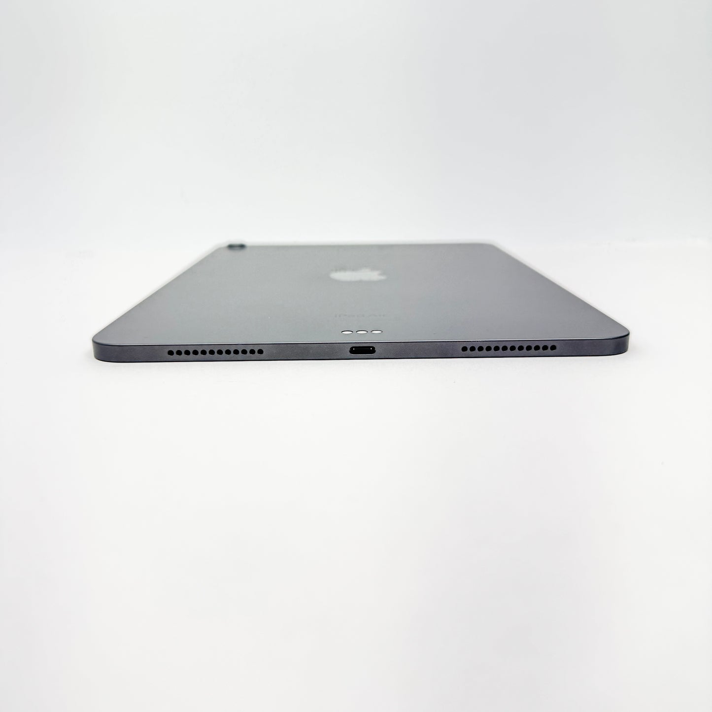 美品 iPad Air 第5世代 Wi-Fi 256GB 海外版 NM9L3LL/A スペースグレイ 本体のみ バッテリー最大容量95% 【C8889-60】