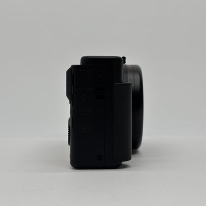 美品 SONY ソニー VLOGCAM ZV-1F デジタルカメラ シューティンググリップキット 【C8572-60】
