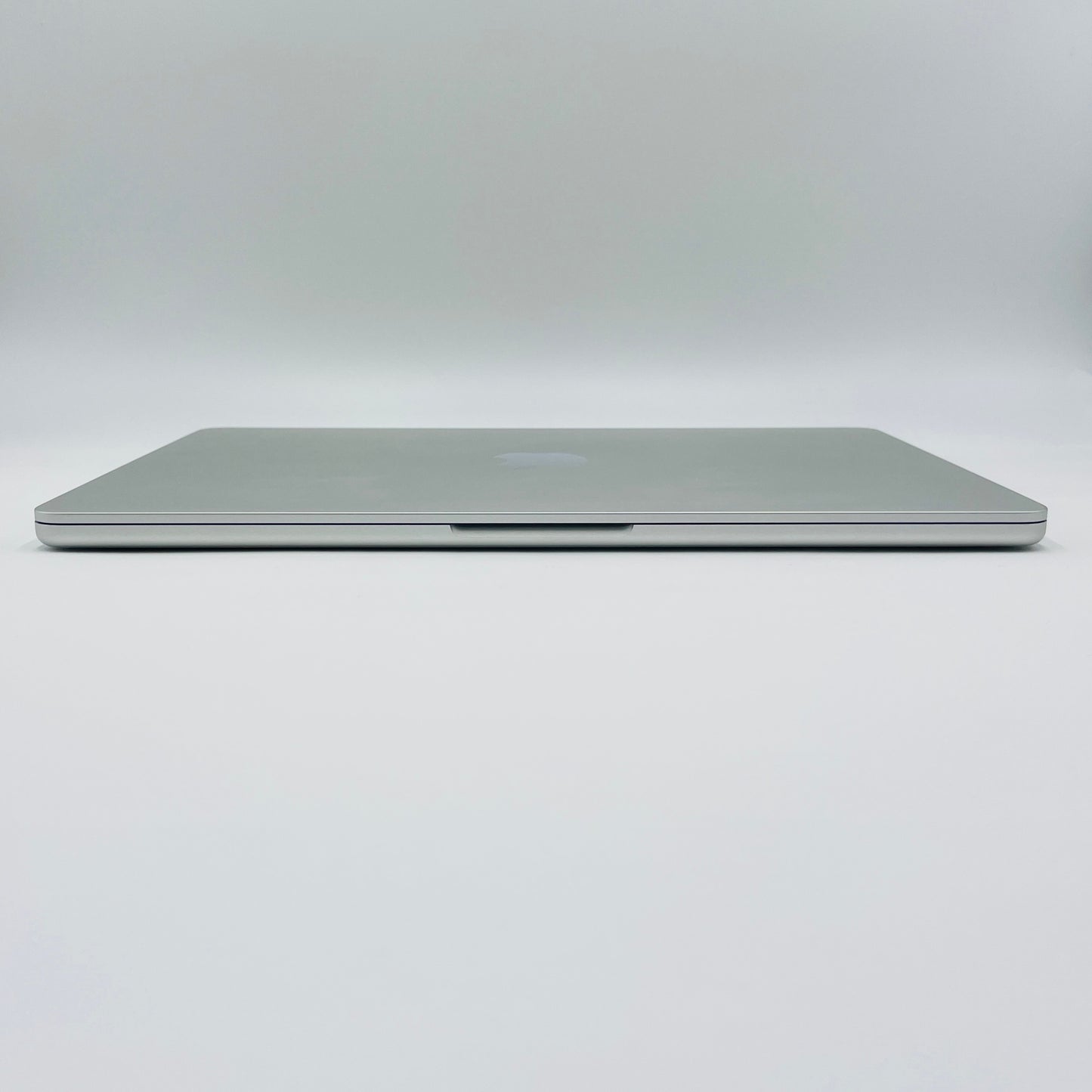新品同様 美品 Apple MacBook Air 2025 13インチ M4 24GB SSD512GB MC654J/A シルバー 【C4658-80】