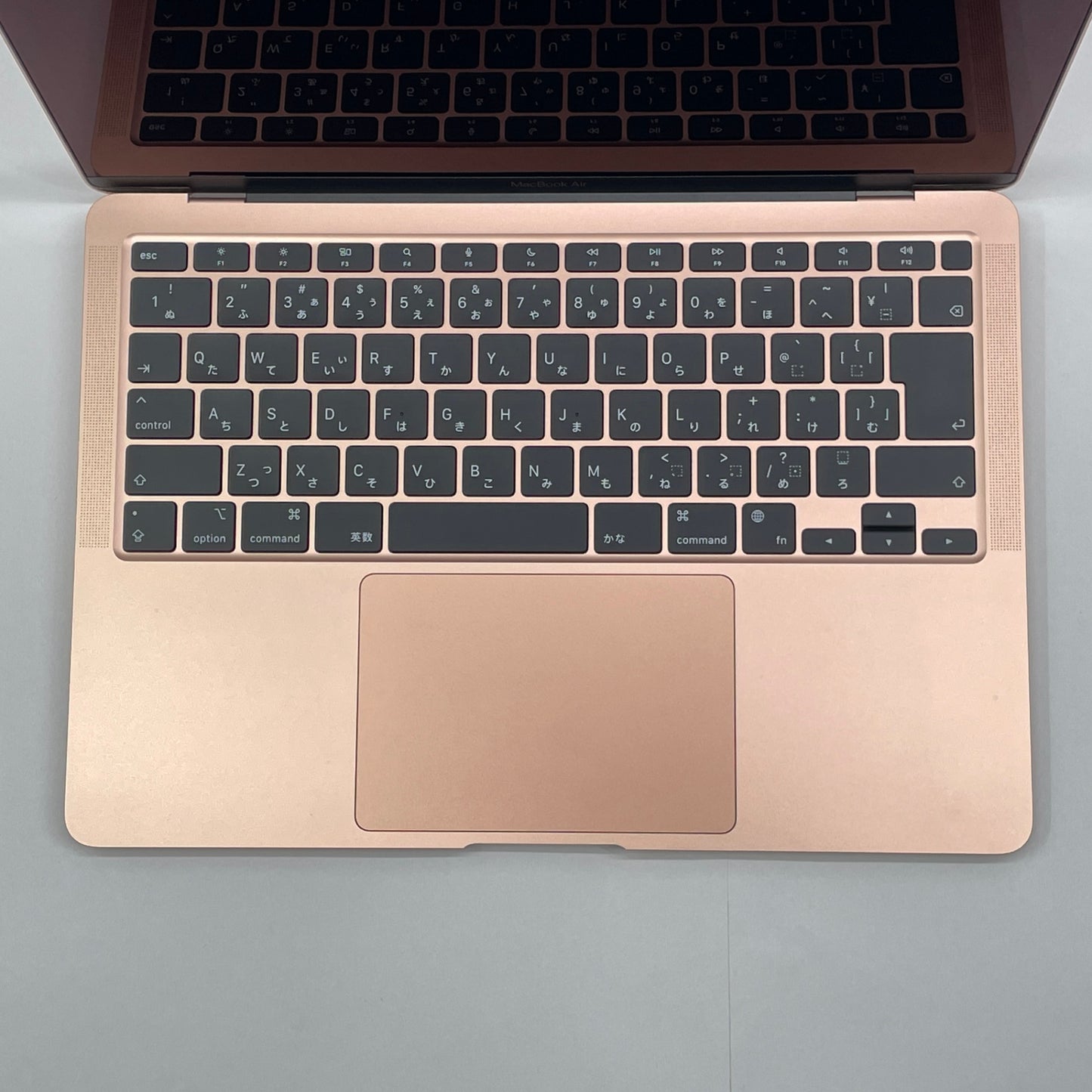 MacBook Air Retina 13インチ (Late 2020) Apple M1 8コア/8GB/SSD 256GB ゴールド MGND3J/A バッテリー最大容量100%充放電回数14回 付属品完備【7964-80】