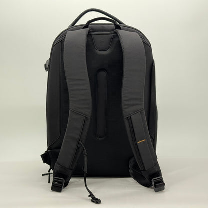 美品 OneGo Lite Backpack 22L (マットブラック) カメラバッグ 多機能バックパック【C7562】