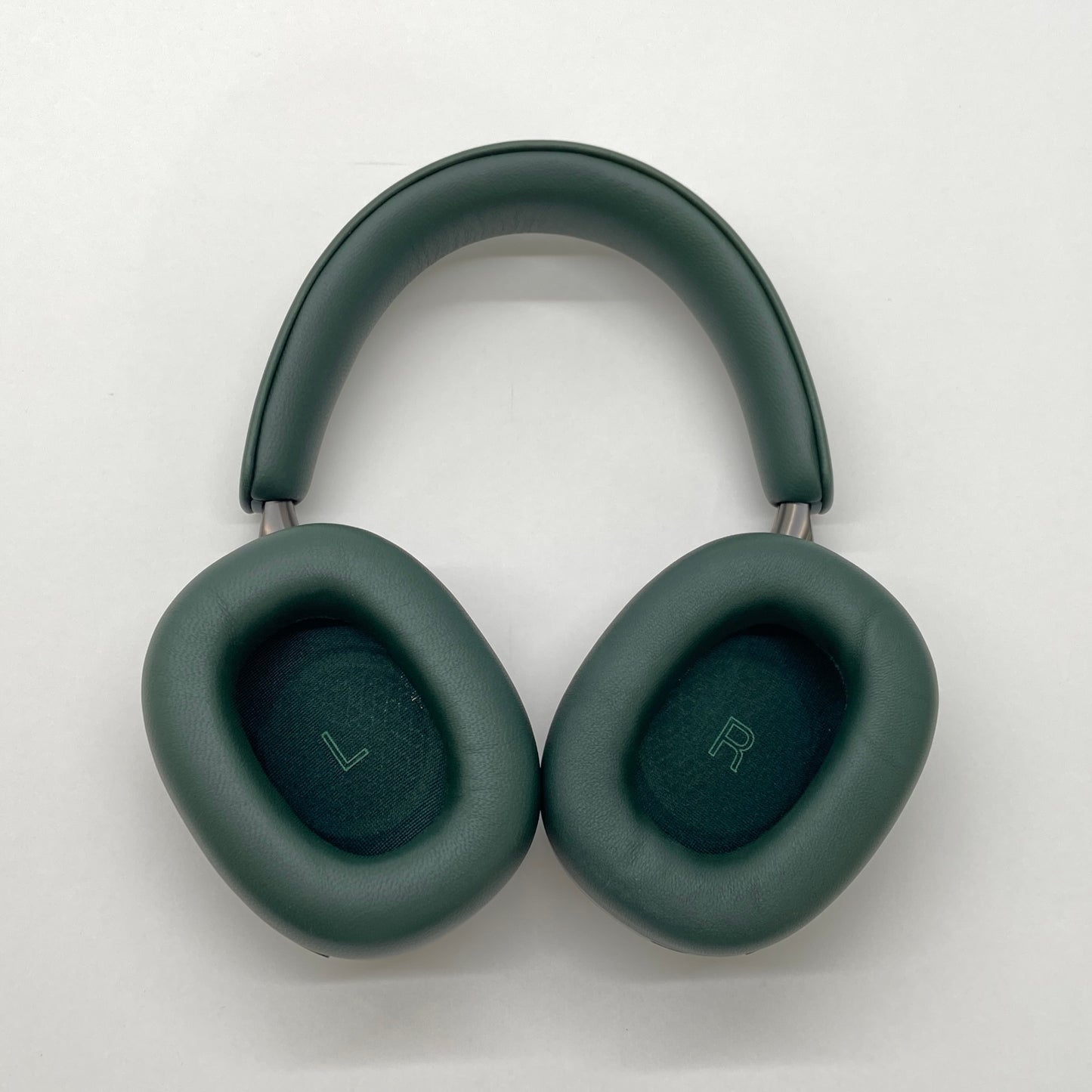 美品 Bowers & Wilkins Px8 ダークフォレスト ワイヤレスヘッドホン【C7167-80】