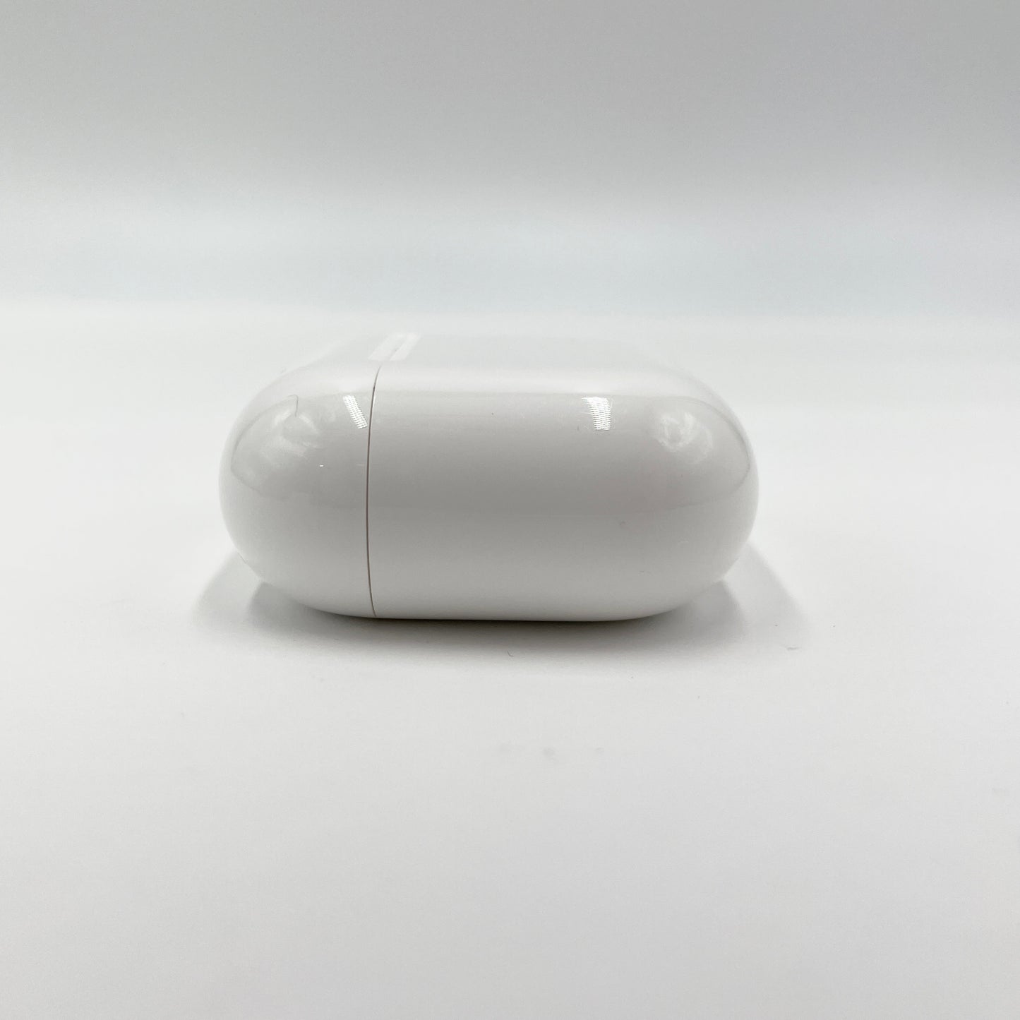 Apple AirPods 第4世代 アクティブノイズキャンセリング搭載モデル　【C4820-C】